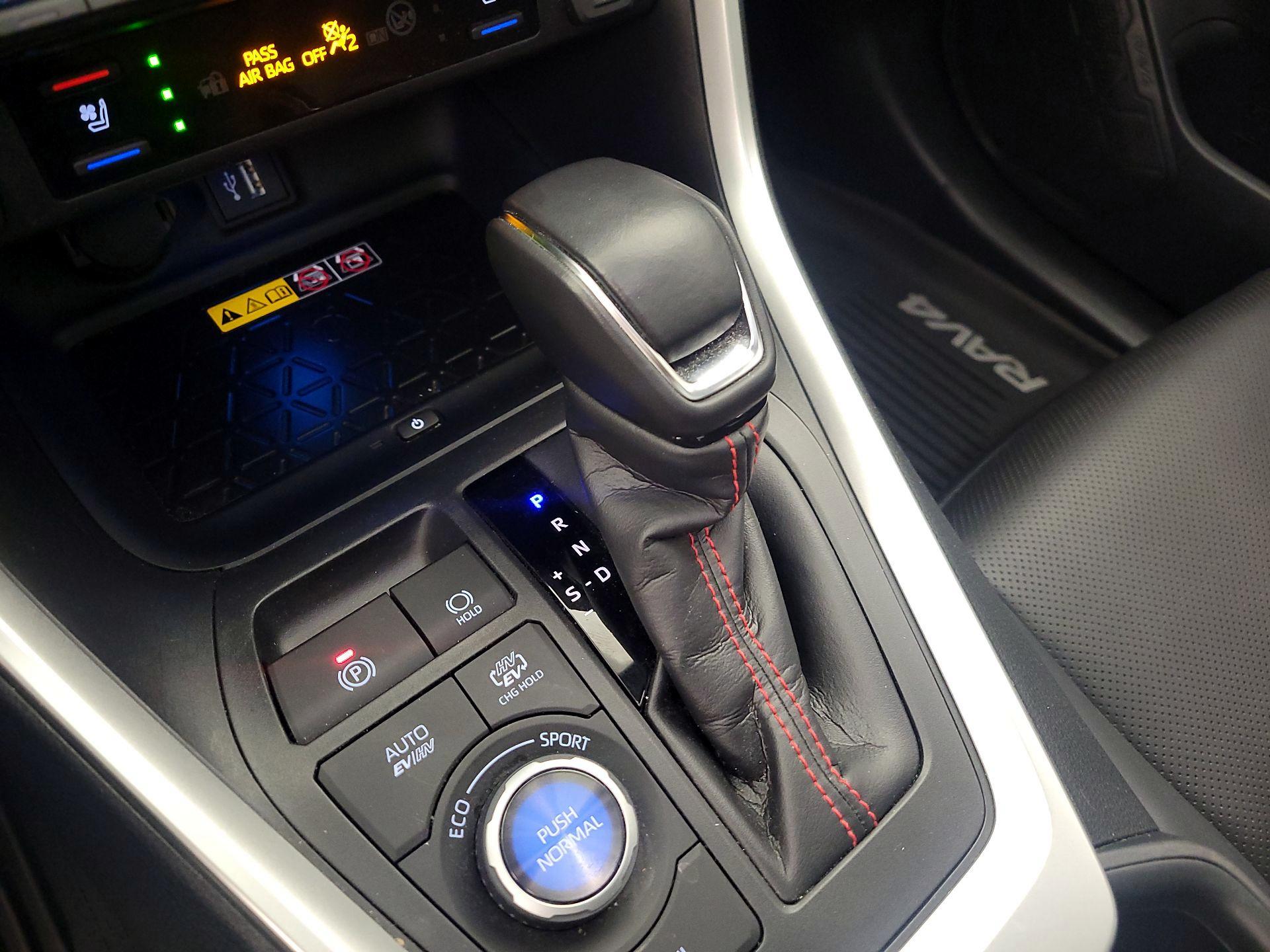 Thumbnail: 2024 Toyota RAV4 - 17