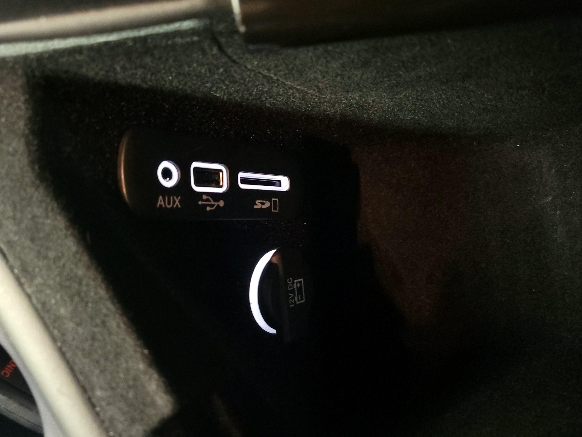 Thumbnail: 2015 Dodge Challenger - 18