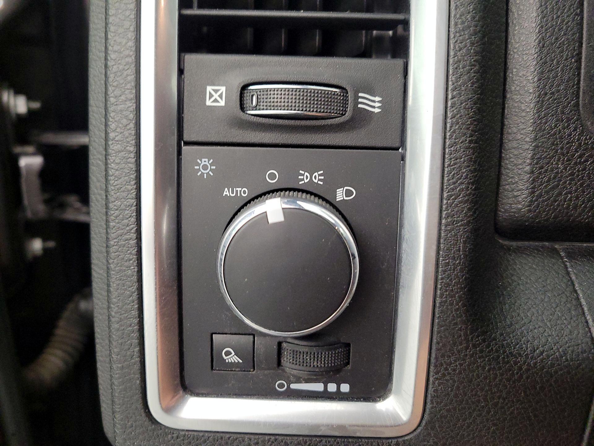 Thumbnail: 2021 RAM 1500 Classic - 13