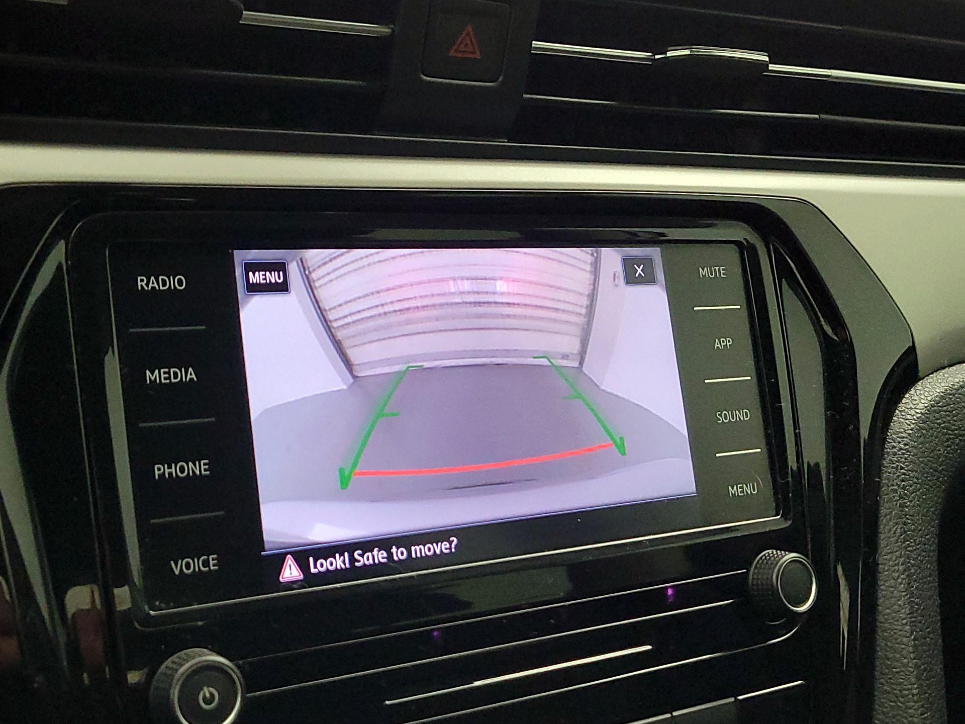 Thumbnail: 2020 Volkswagen Passat - 14