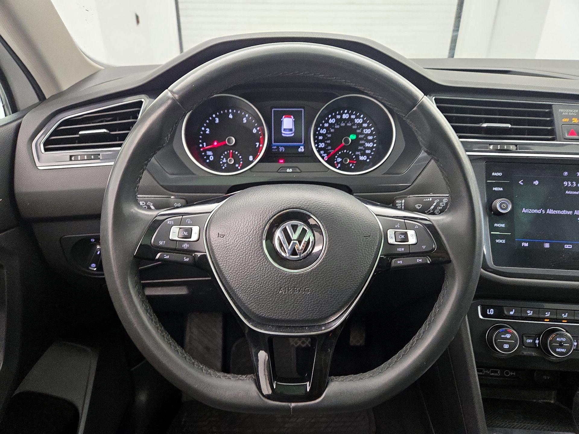 Thumbnail: 2020 Volkswagen Tiguan - 10