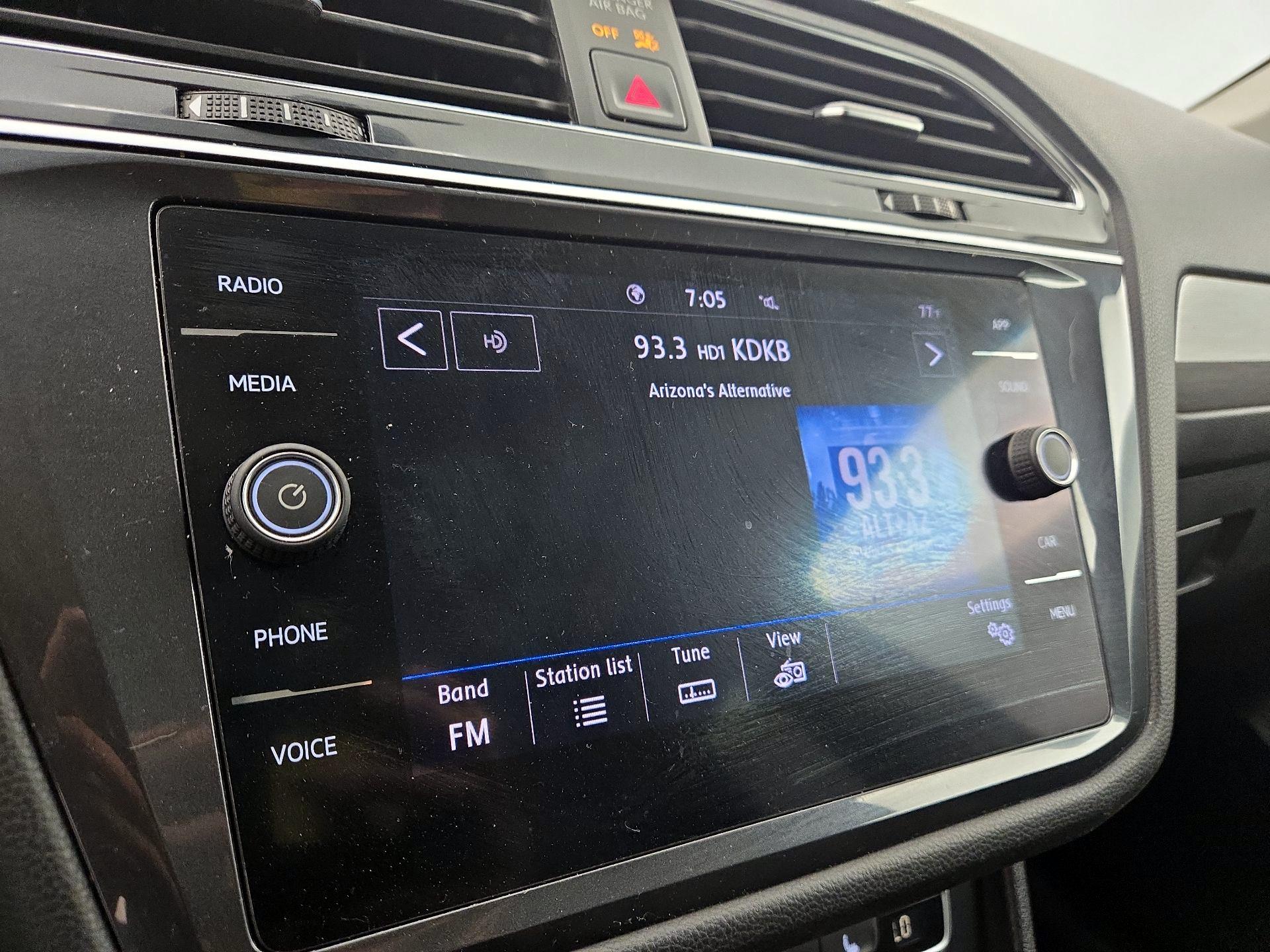 Thumbnail: 2020 Volkswagen Tiguan - 15