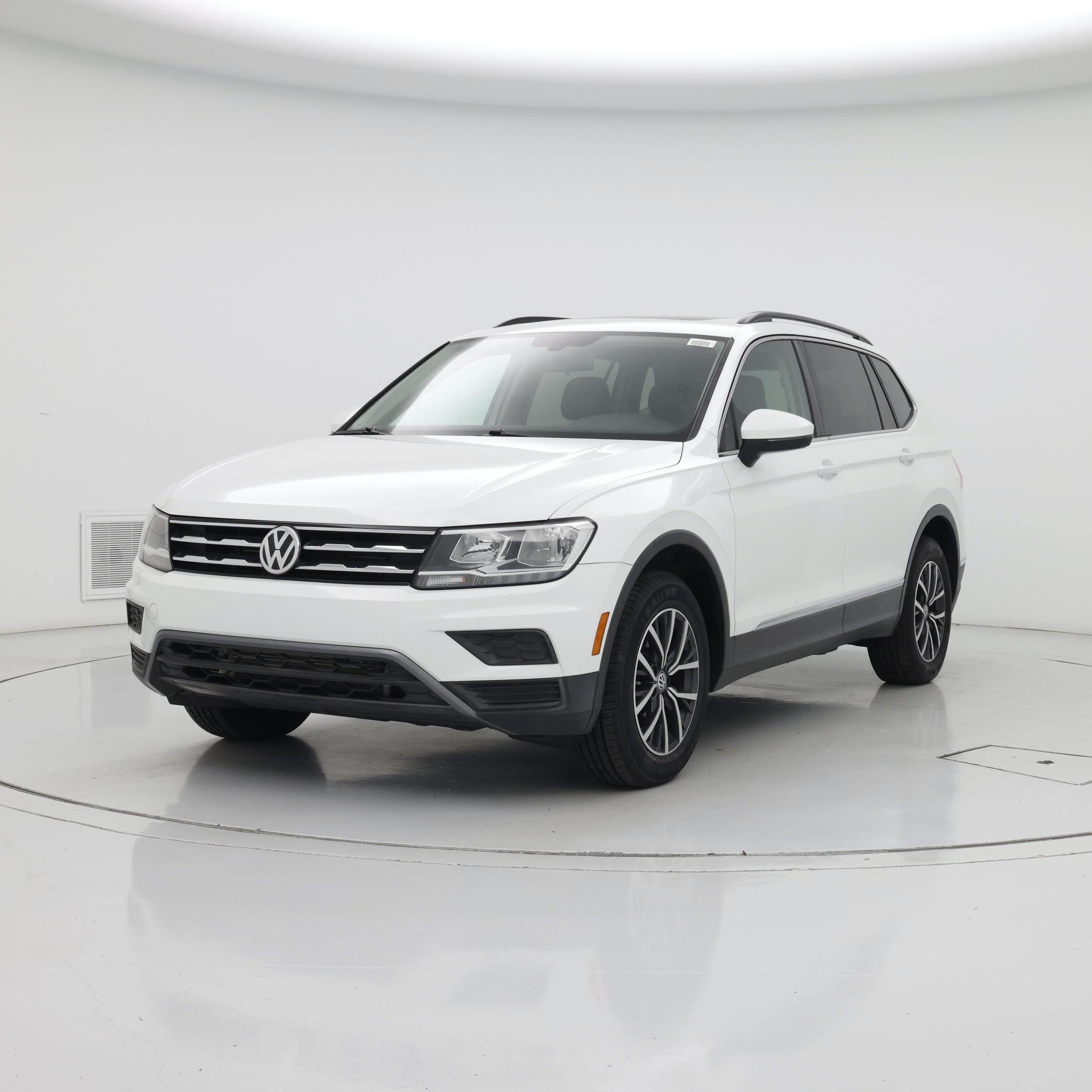 Thumbnail: 2020 Volkswagen Tiguan - 4