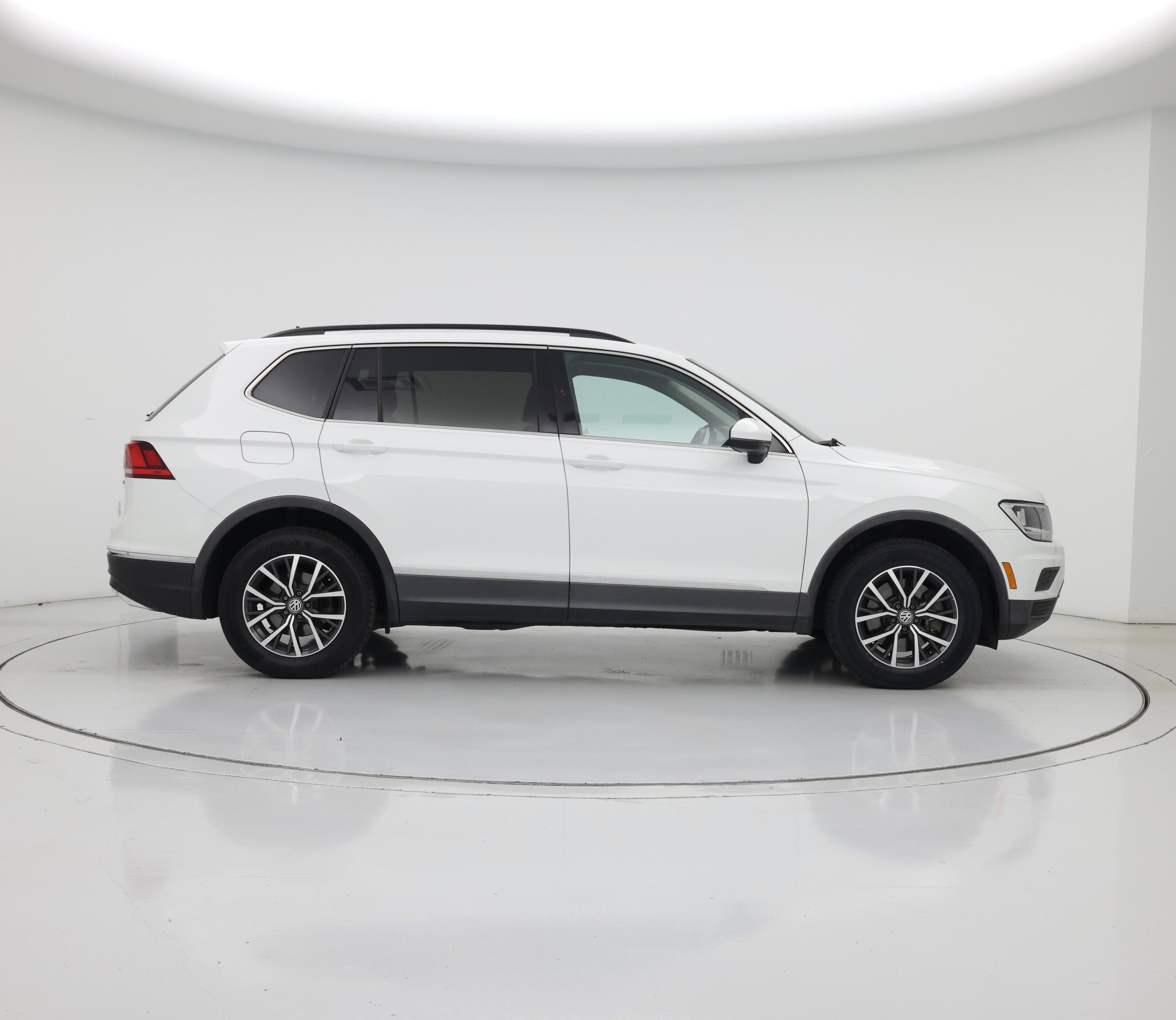 Thumbnail: 2020 Volkswagen Tiguan - 7