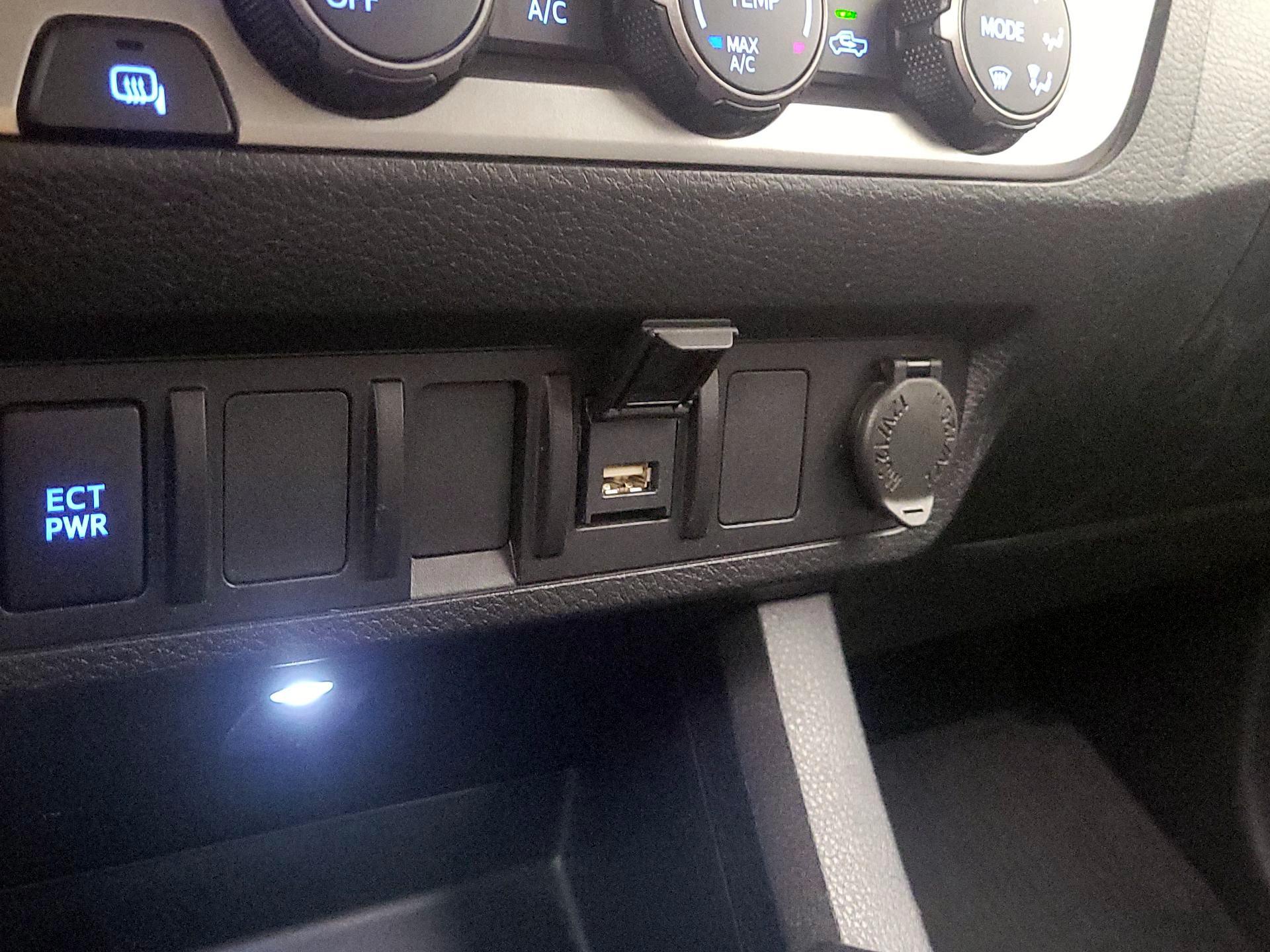 Thumbnail: 2022 Toyota Tacoma - 18