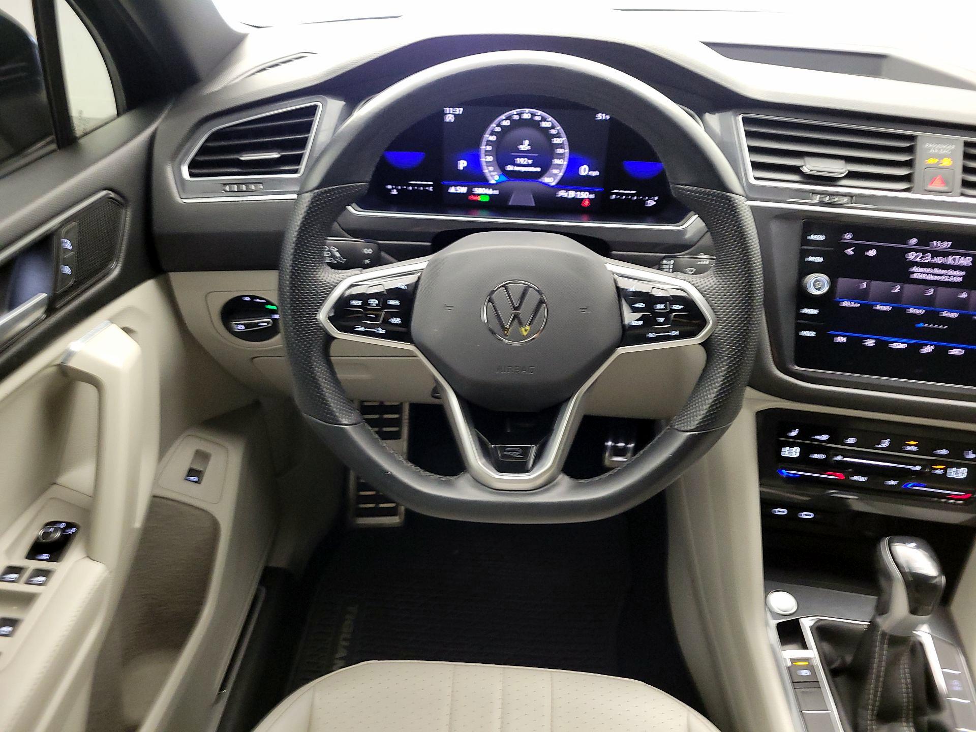 Thumbnail: 2022 Volkswagen Tiguan - 10