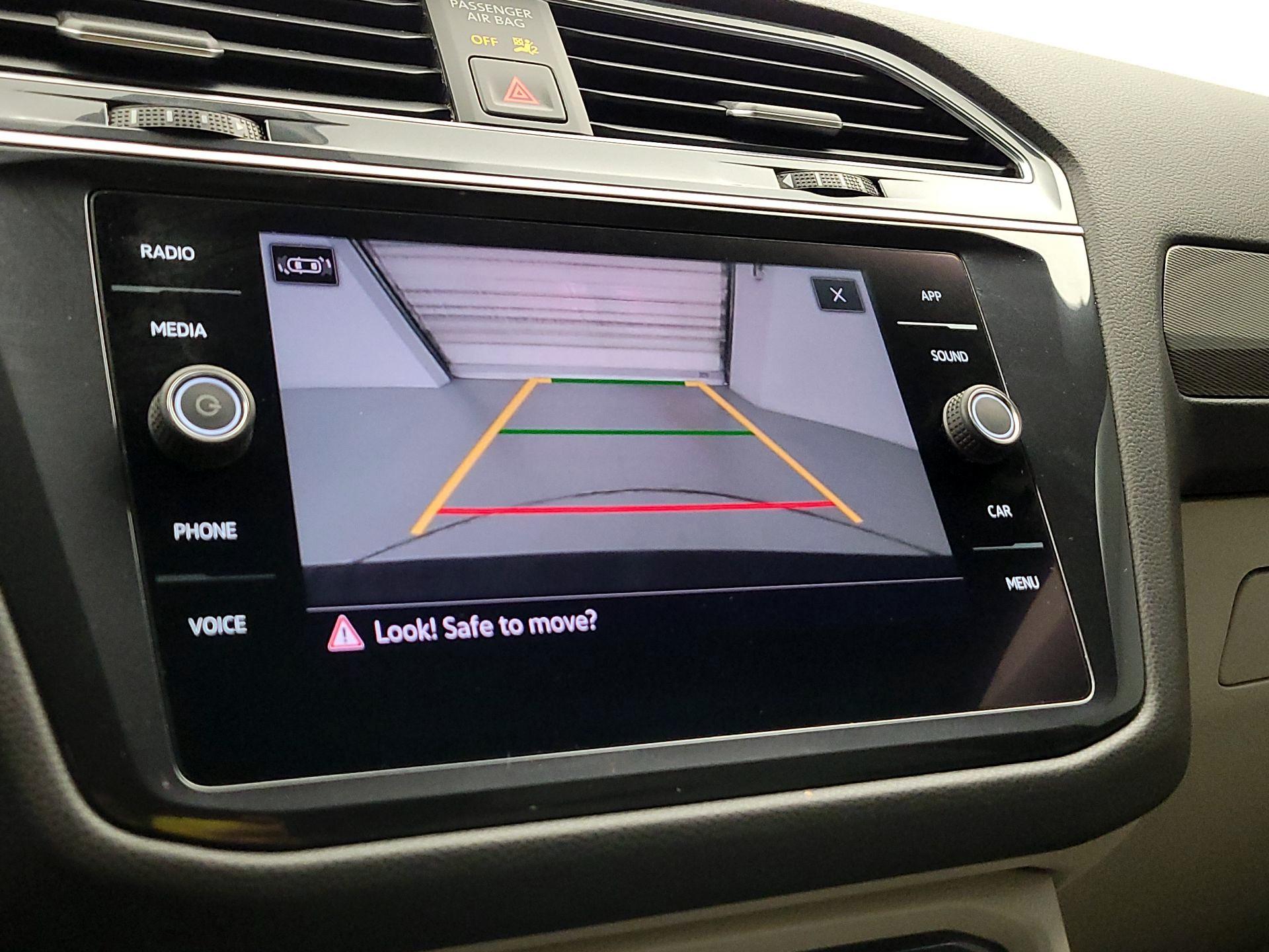 Thumbnail: 2022 Volkswagen Tiguan - 14