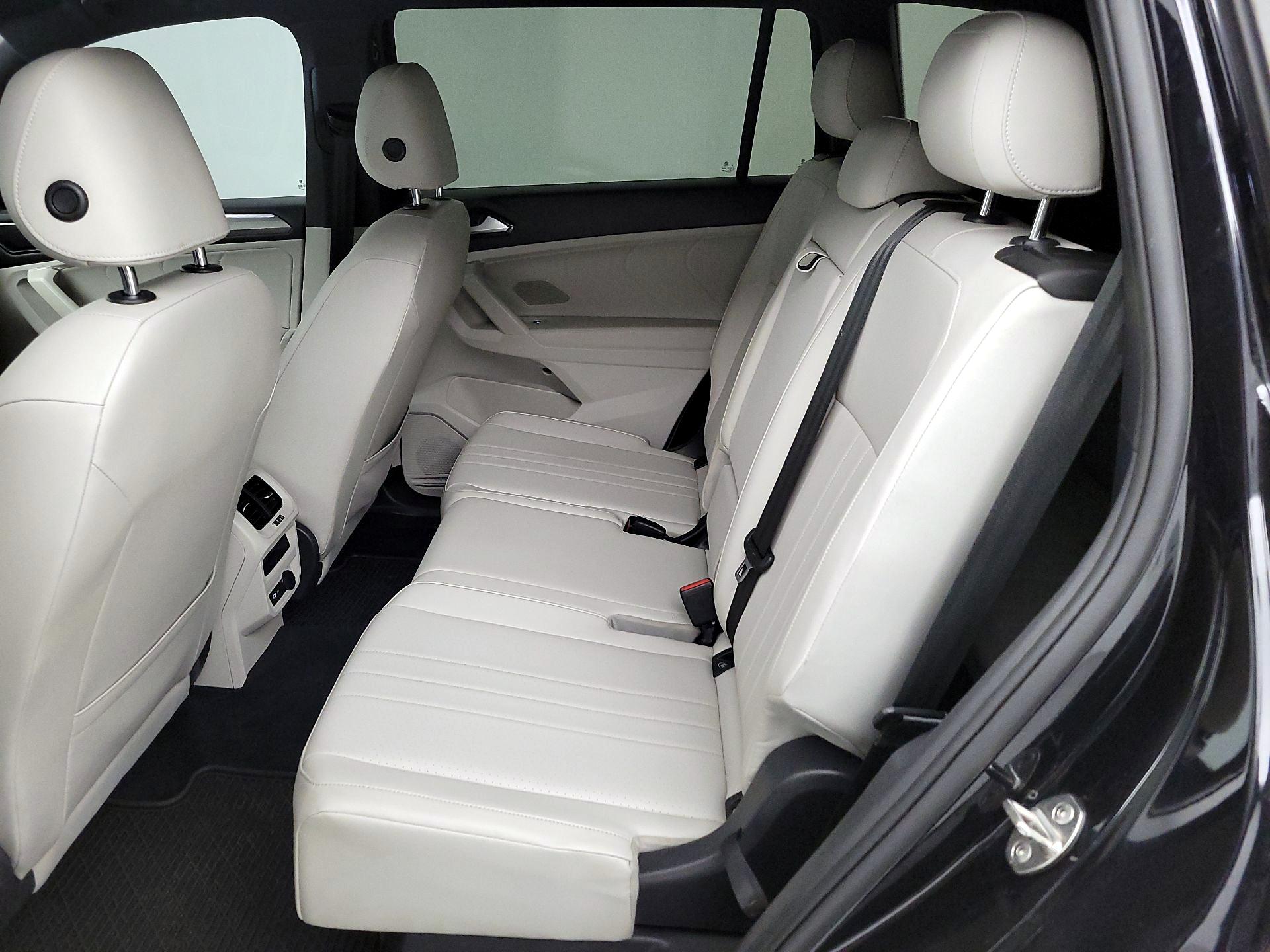 Thumbnail: 2022 Volkswagen Tiguan - 19