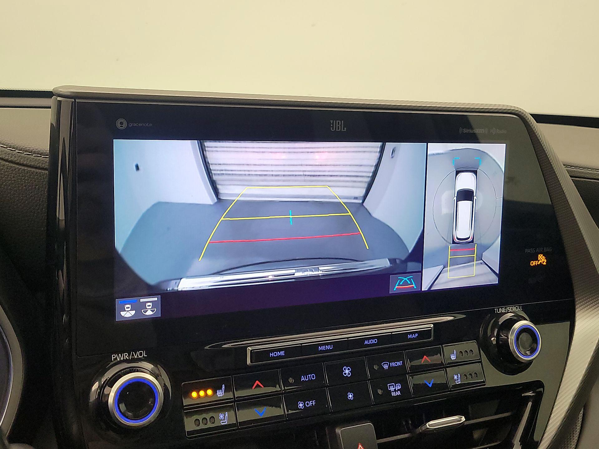 Thumbnail: 2020 Toyota Highlander - 14