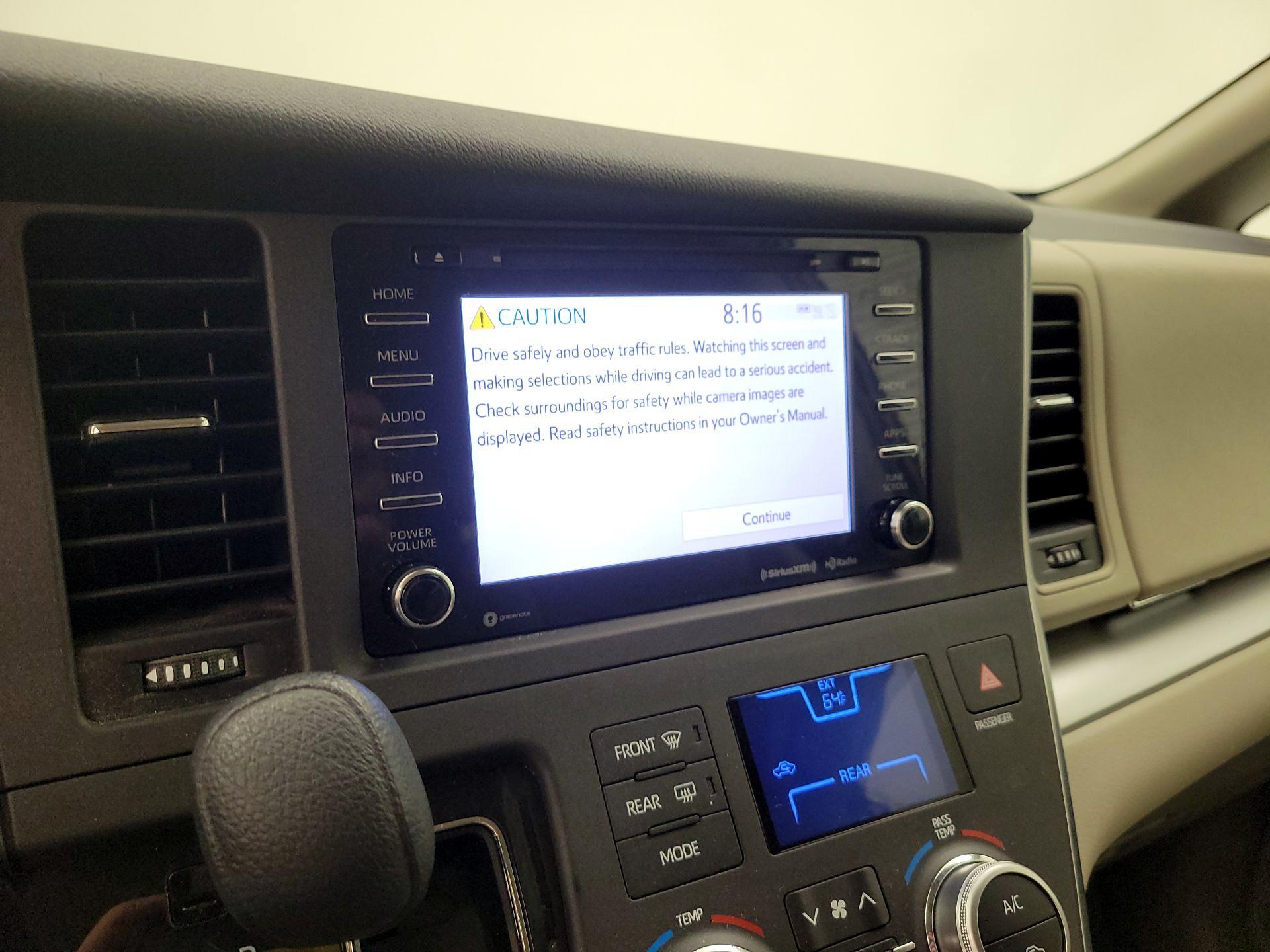 Thumbnail: 2018 Toyota Sienna - 13