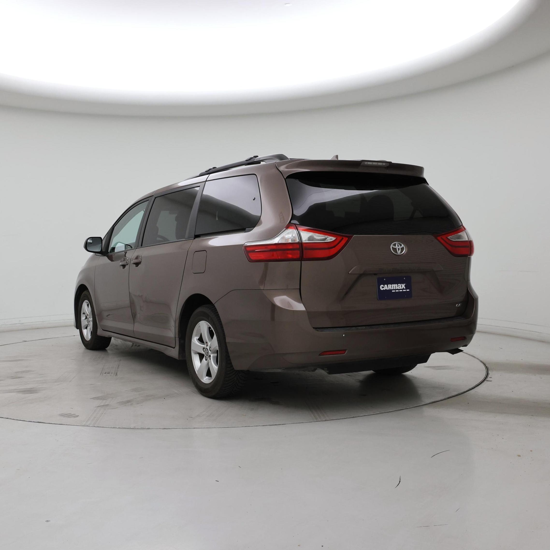 Thumbnail: 2018 Toyota Sienna - 2