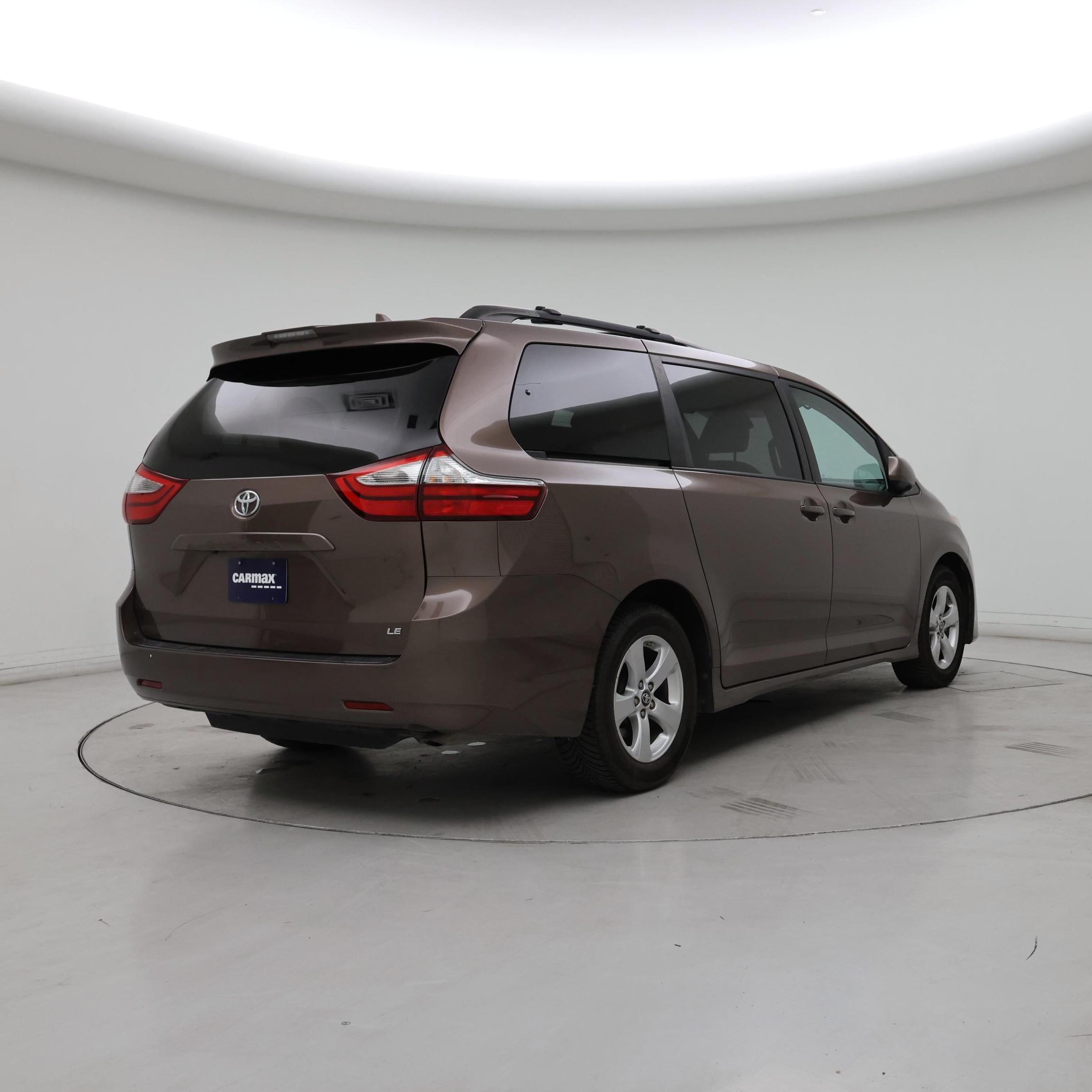 Thumbnail: 2018 Toyota Sienna - 8