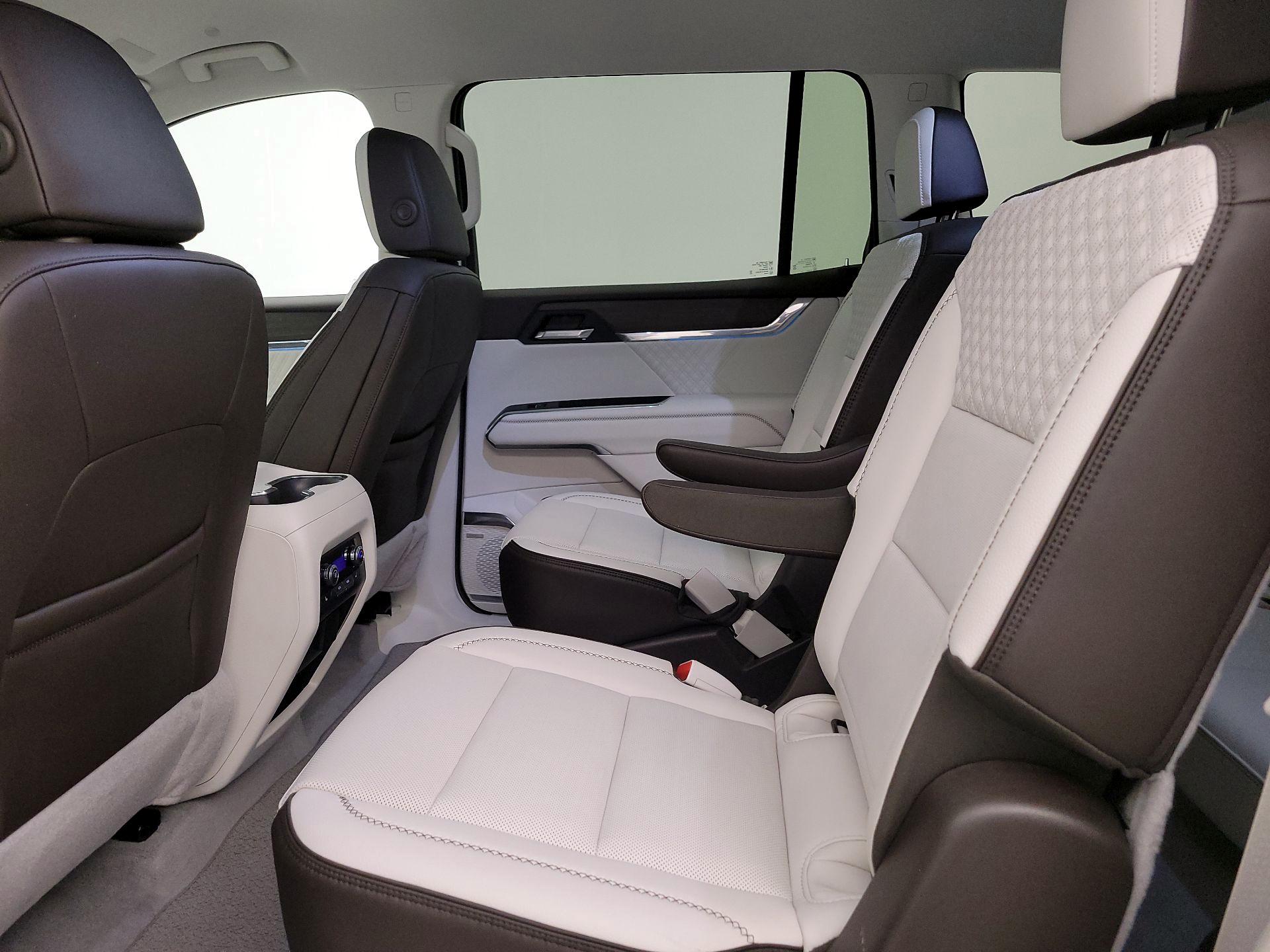 Thumbnail: 2024 GMC Acadia - 19