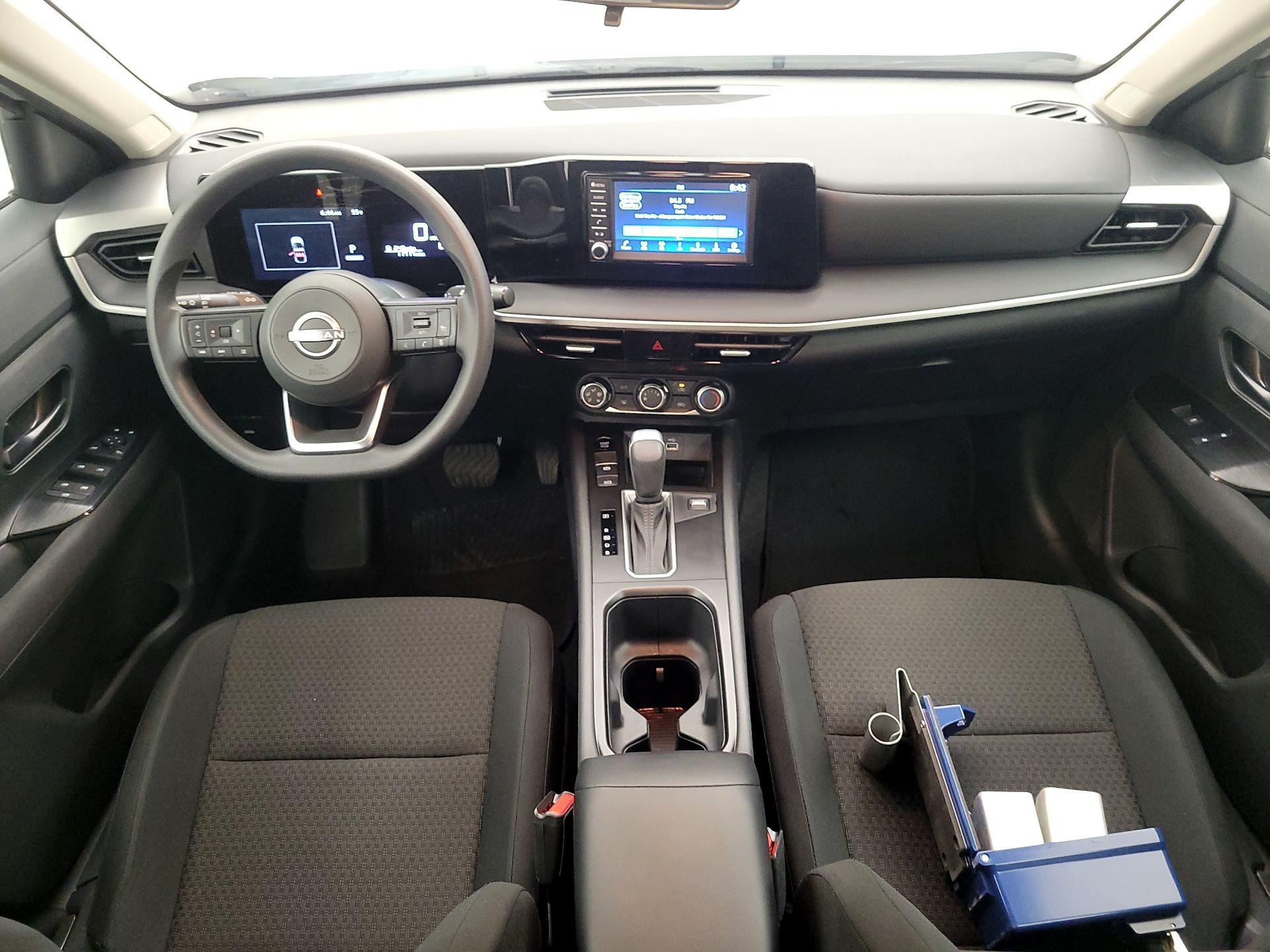 Thumbnail: 2025 Nissan Kicks - 9
