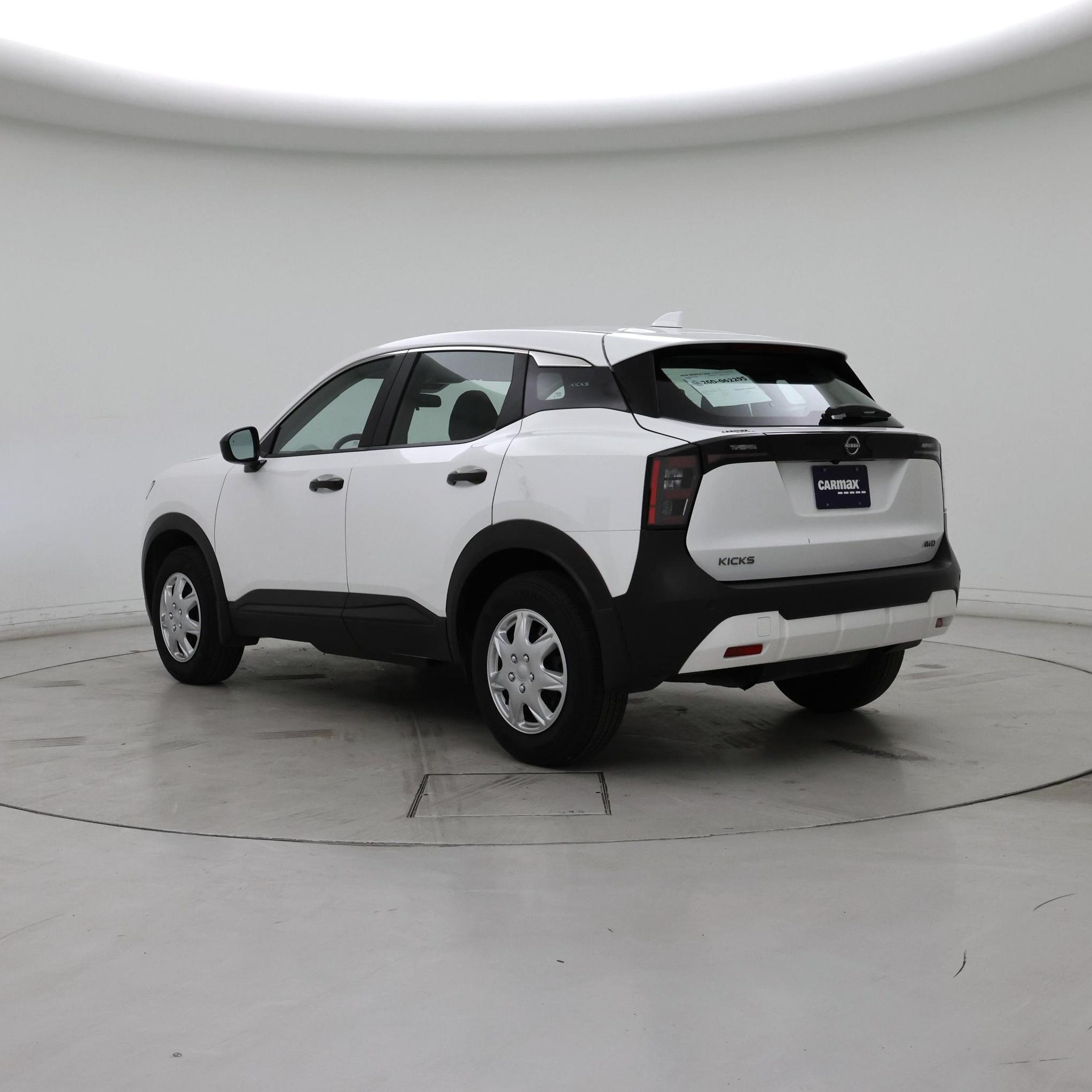 Thumbnail: 2025 Nissan Kicks - 2