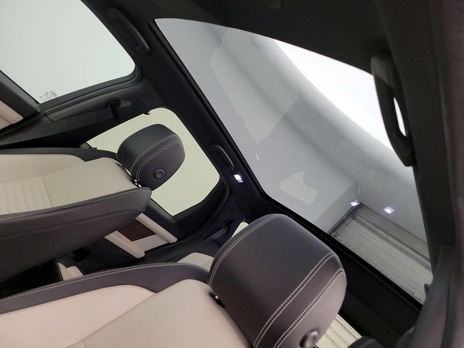 Thumbnail: 2023 Land Rover Discovery Sport - 20