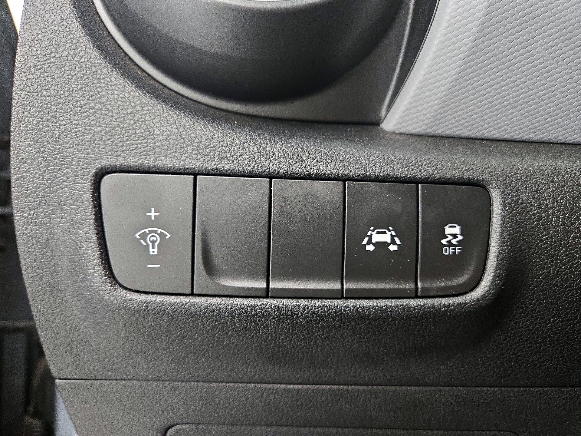 Thumbnail: 2021 Hyundai Kona - 13