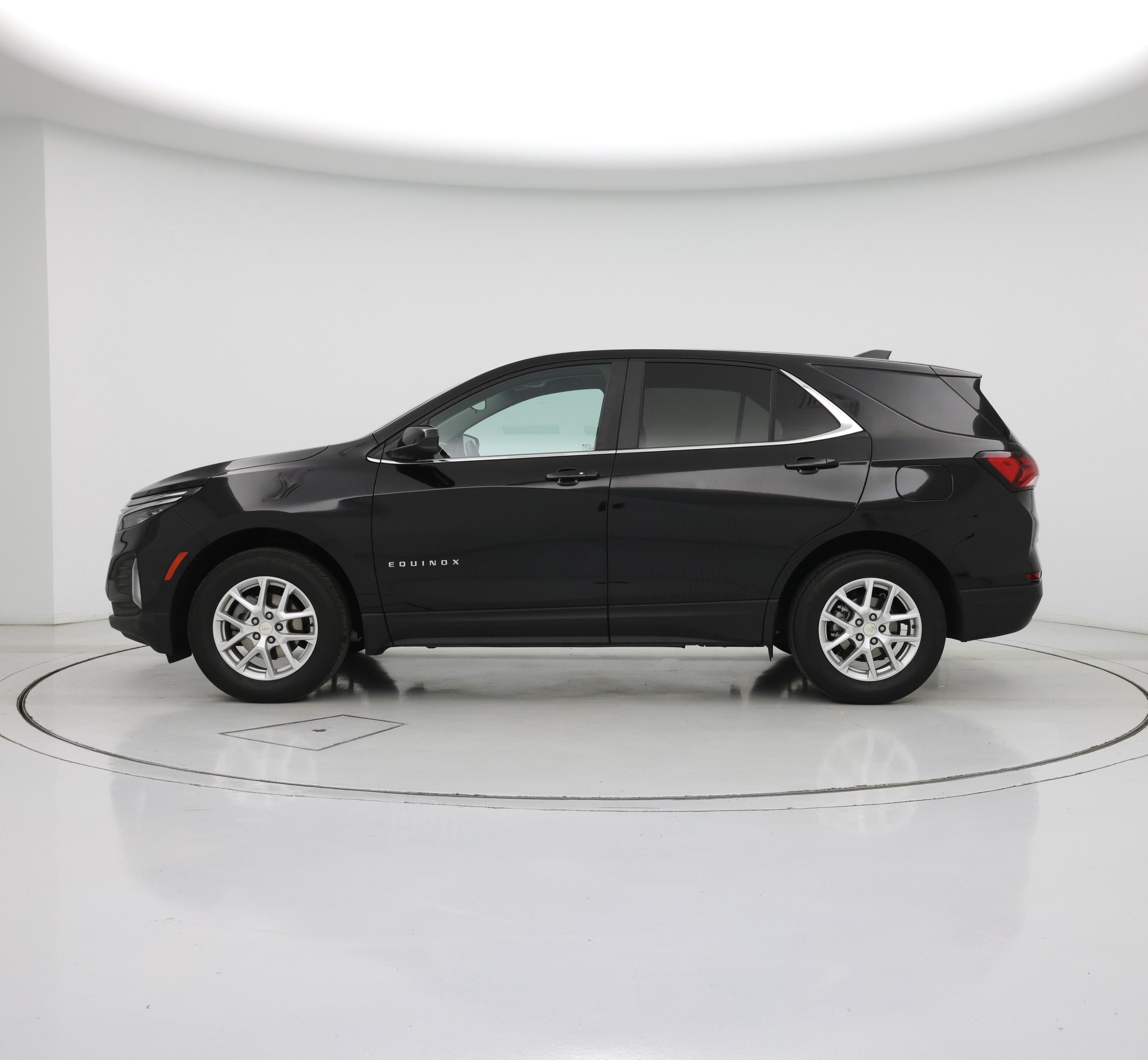 Thumbnail: 2023 Chevrolet Equinox - 3