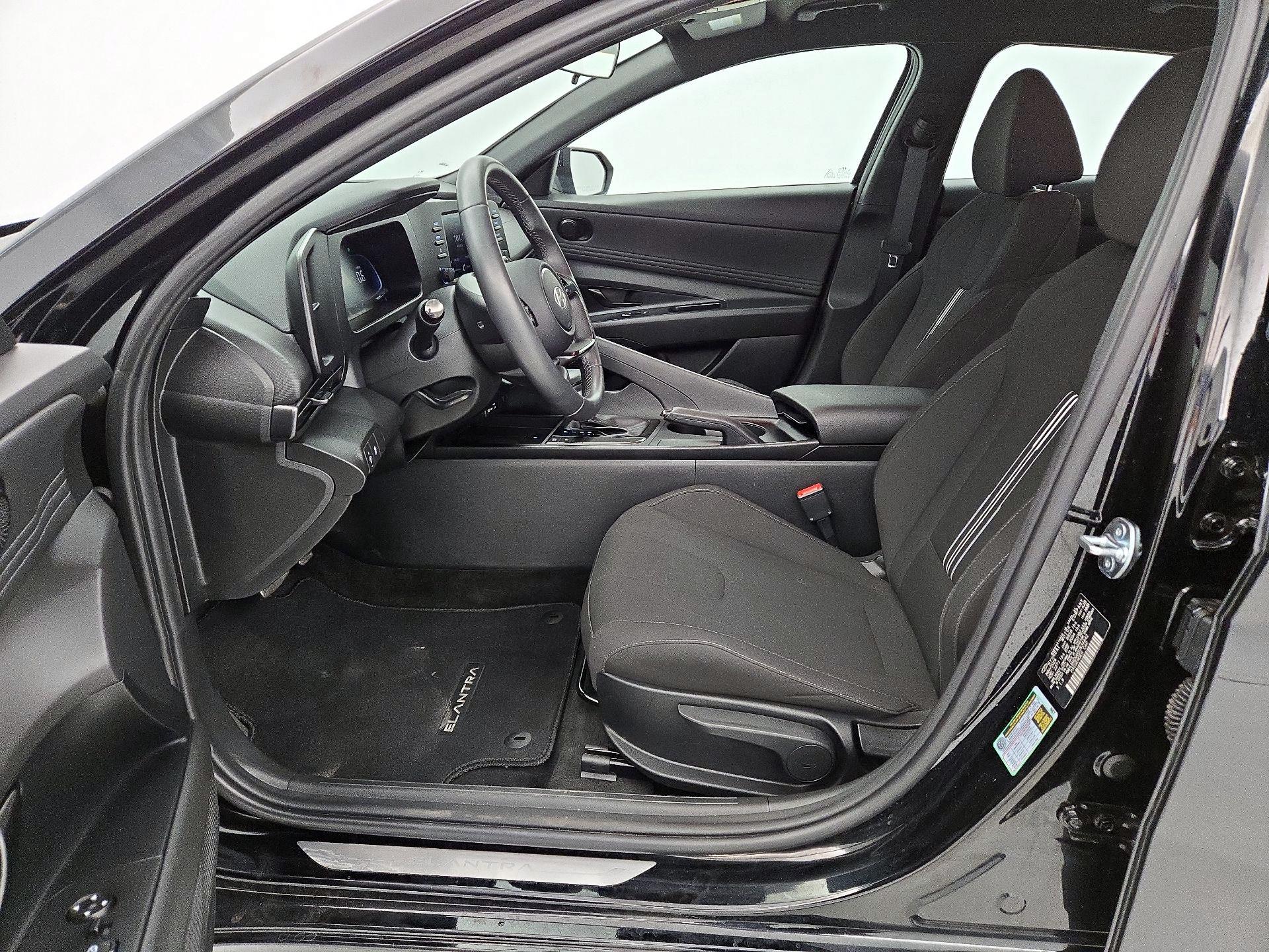 Thumbnail: 2025 Hyundai Elantra - 9