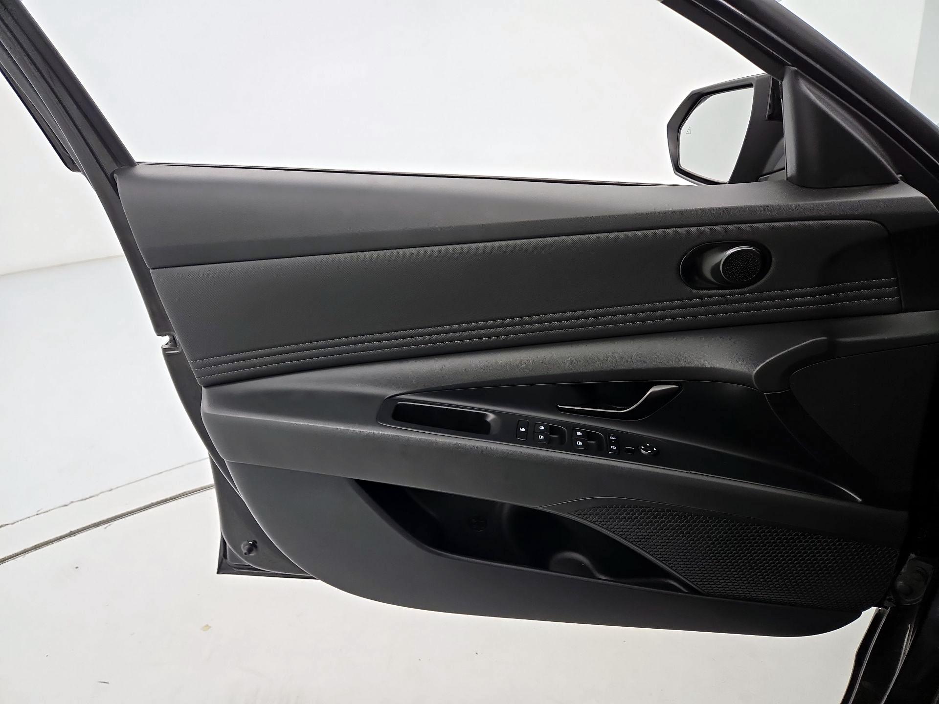 Thumbnail: 2025 Hyundai Elantra - 10