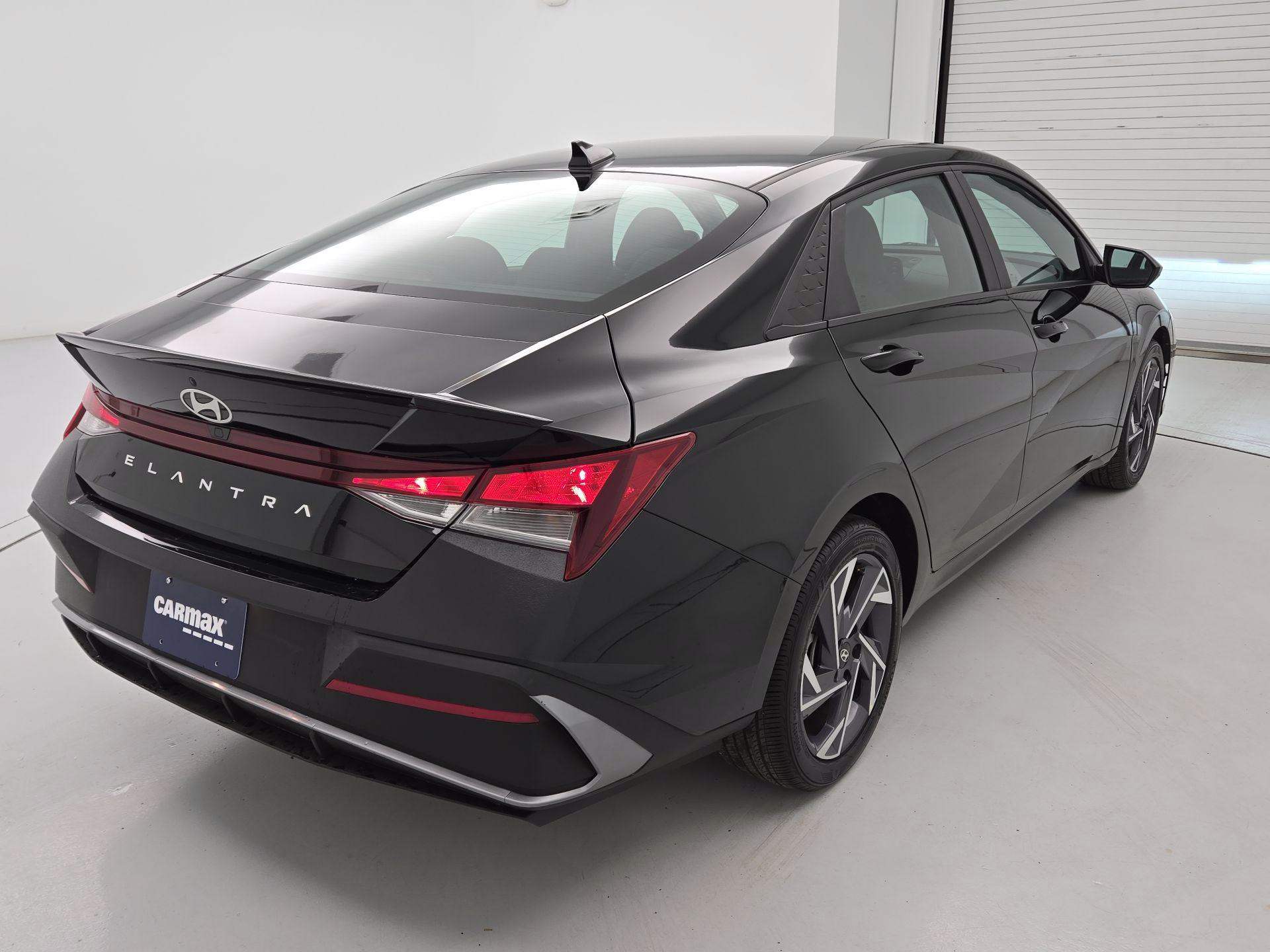 Thumbnail: 2025 Hyundai Elantra - 5