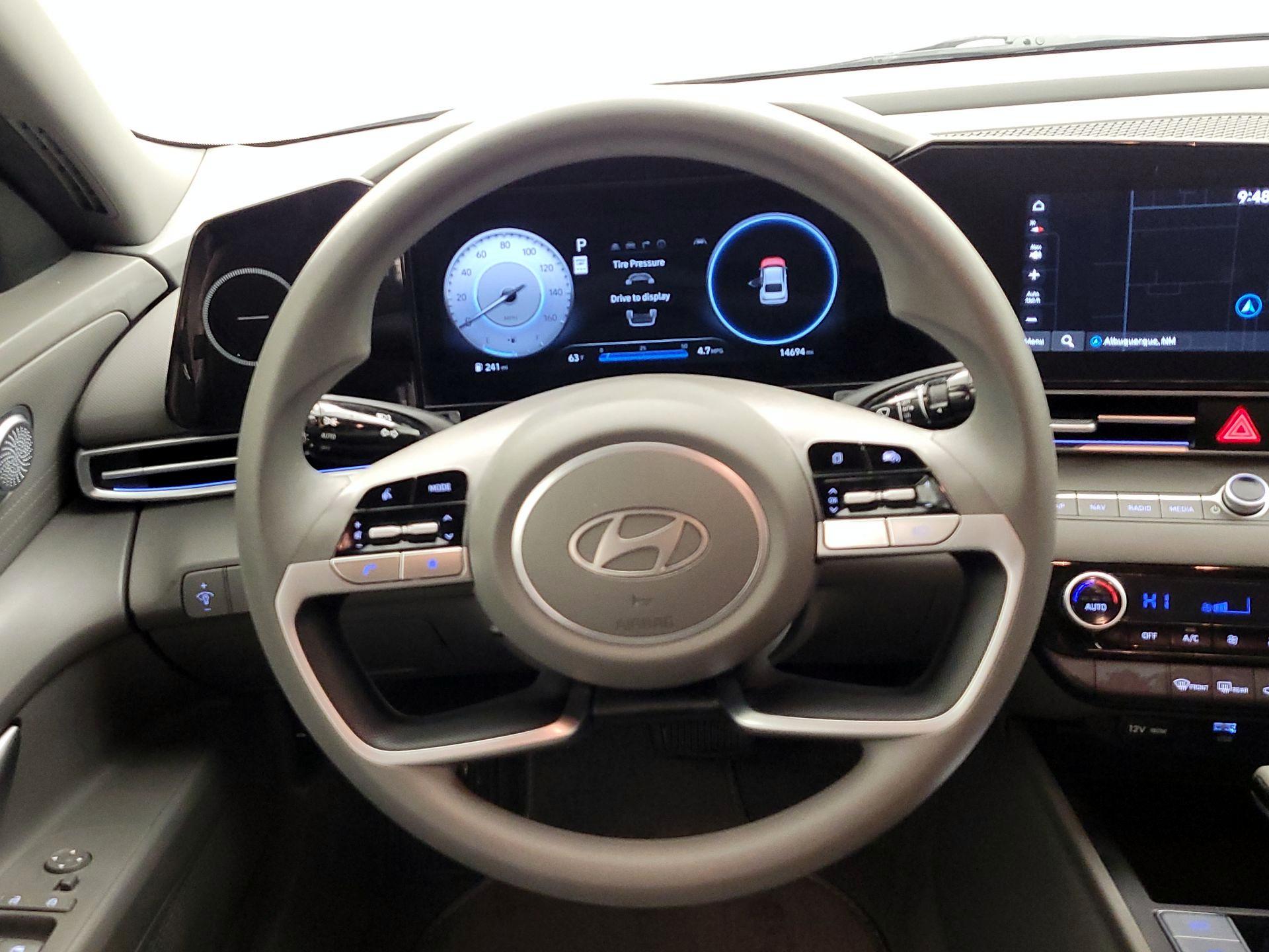 Thumbnail: 2024 Hyundai Elantra - 10