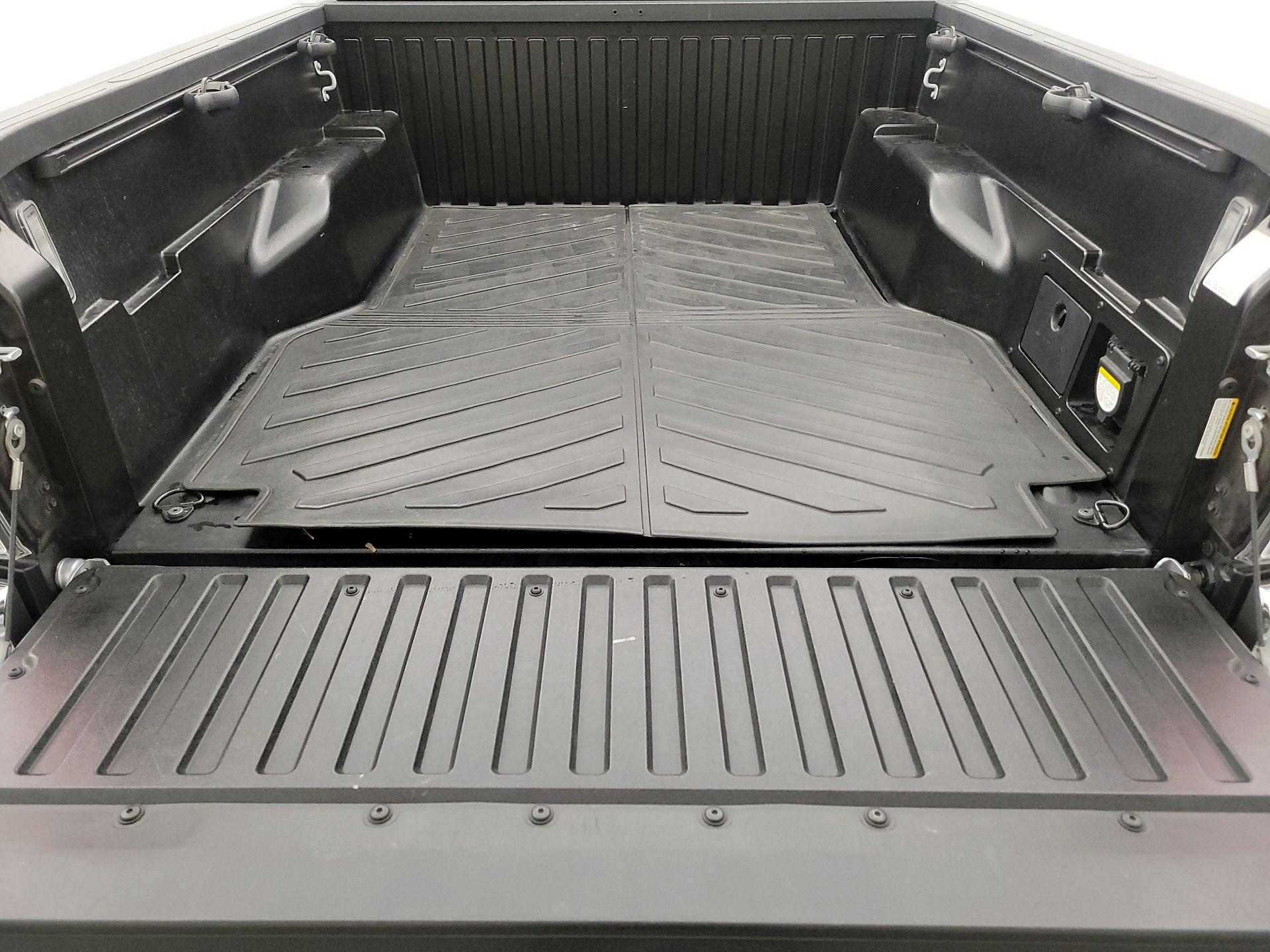 Thumbnail: 2023 Toyota Tacoma - 20