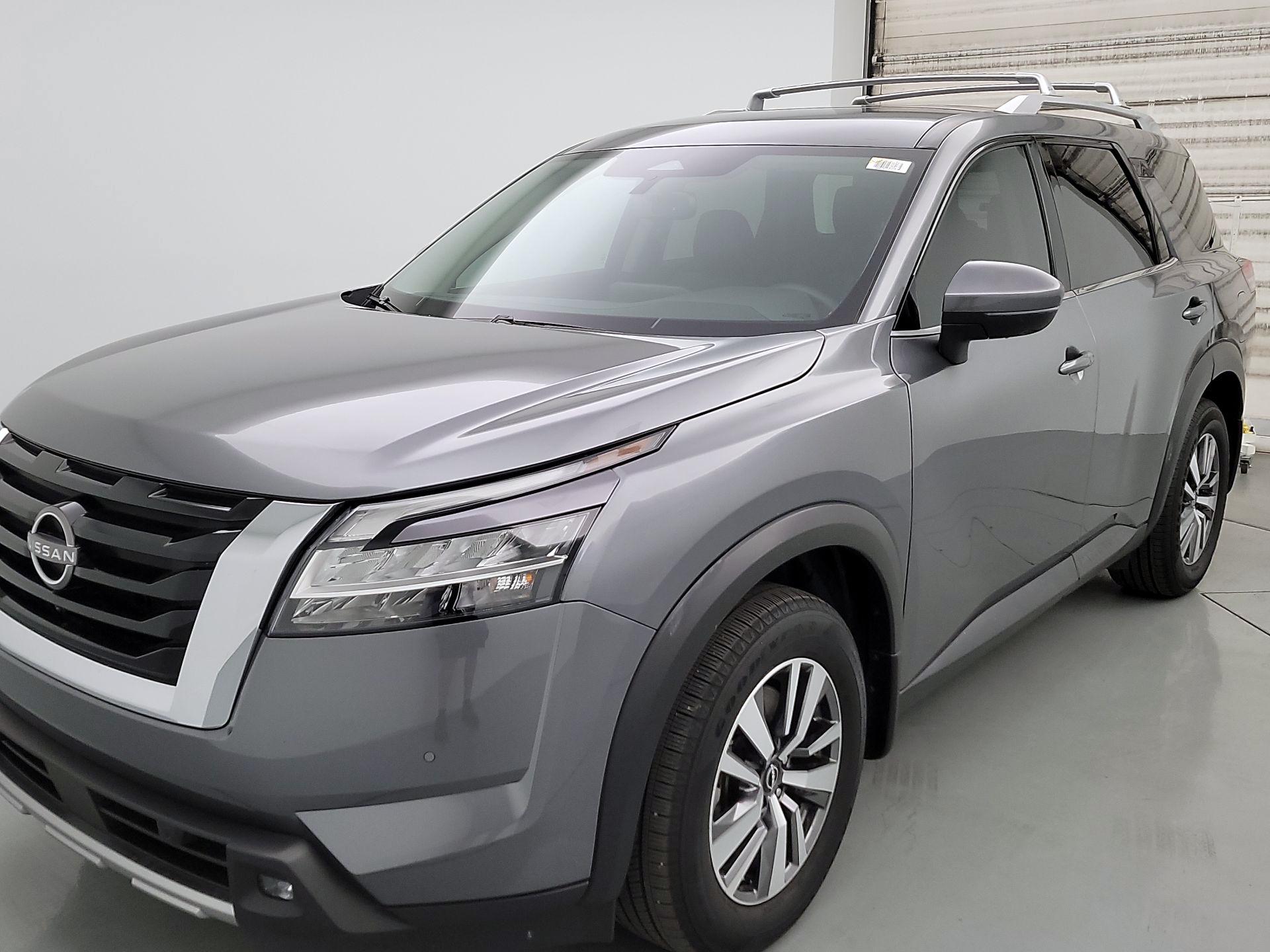 Thumbnail: 2022 Nissan Pathfinder - 3