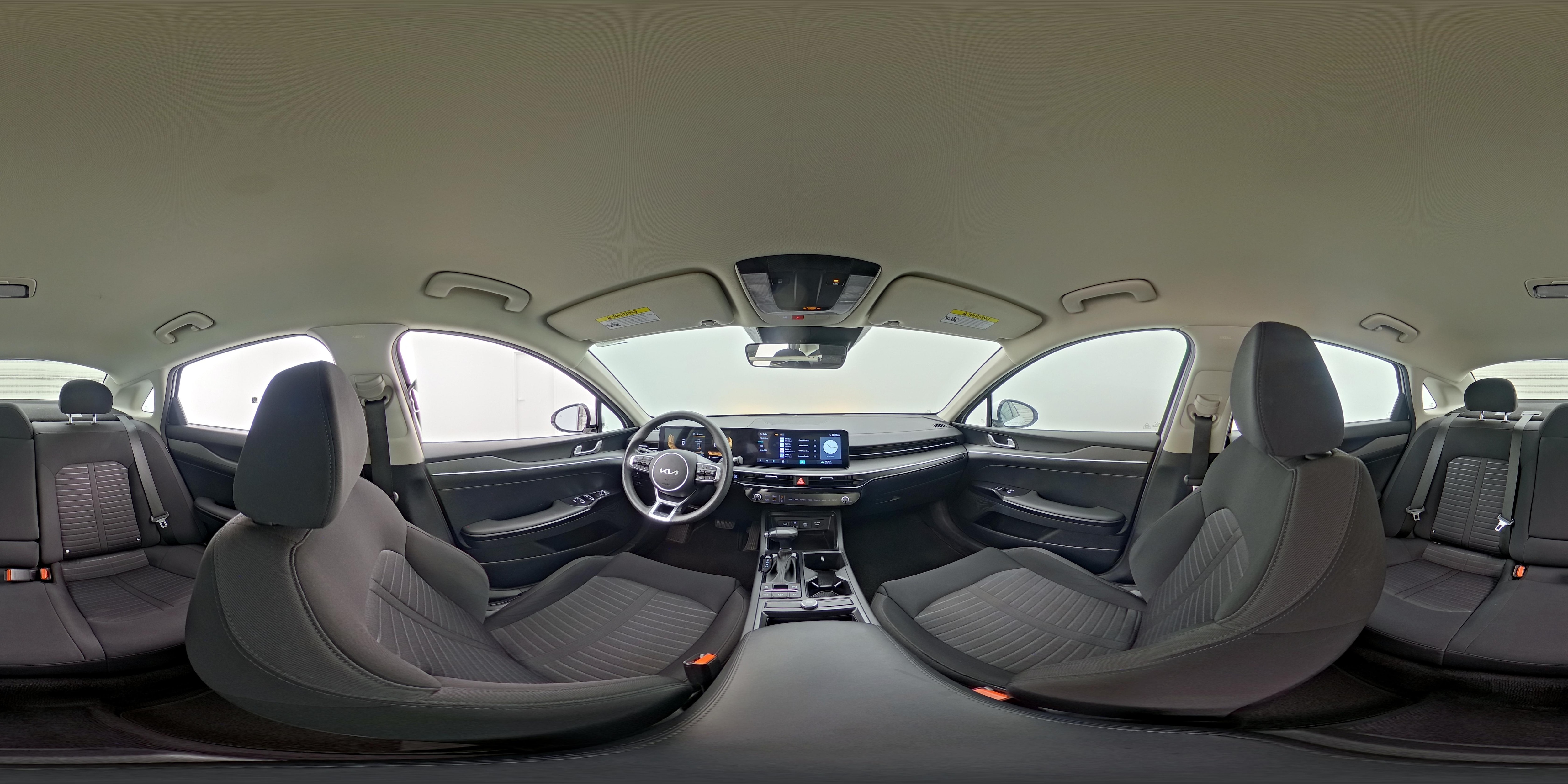 2025 Kia K5 LXS - Photo 24