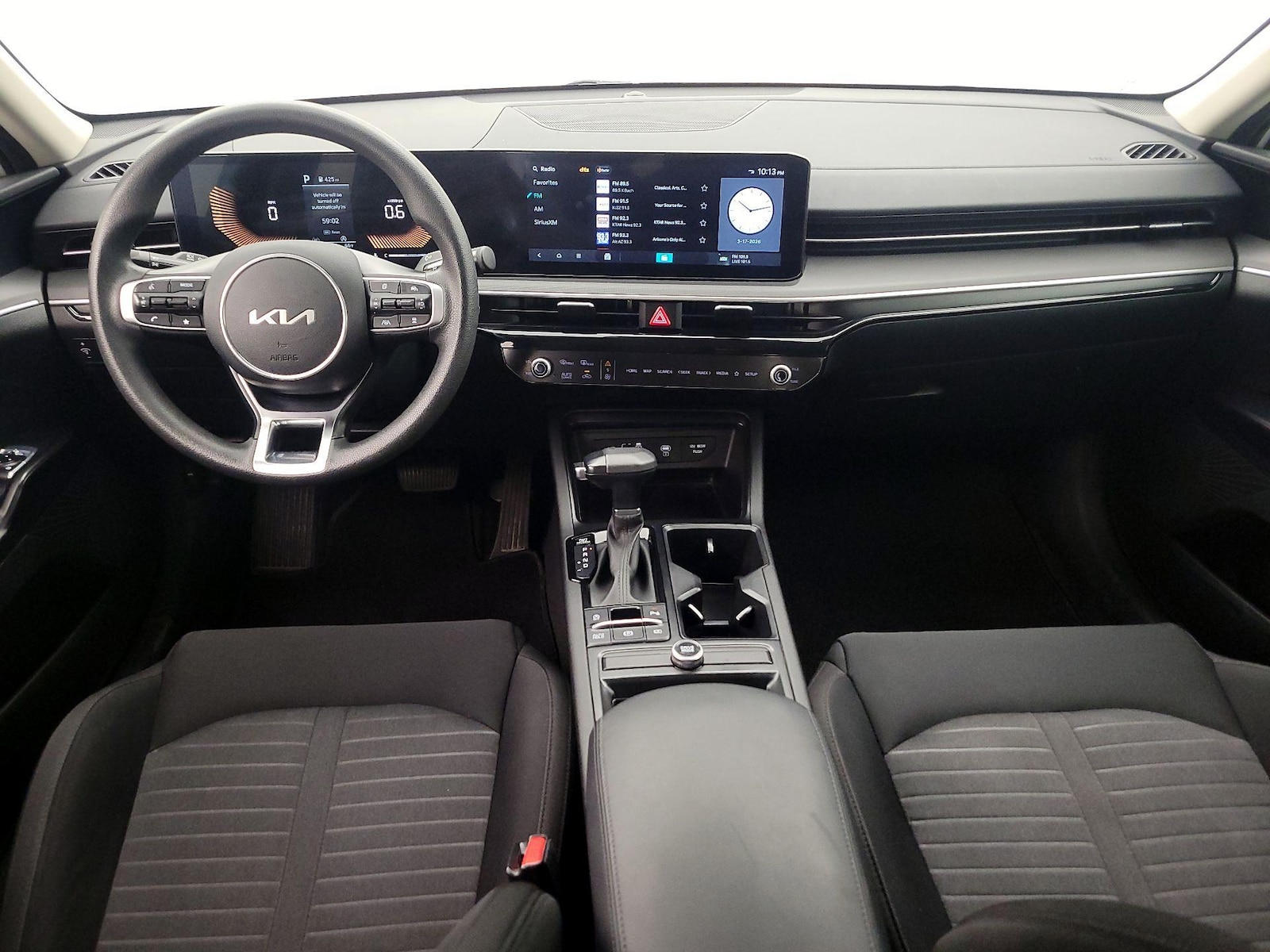 2025 Kia K5 LXS - Photo 10