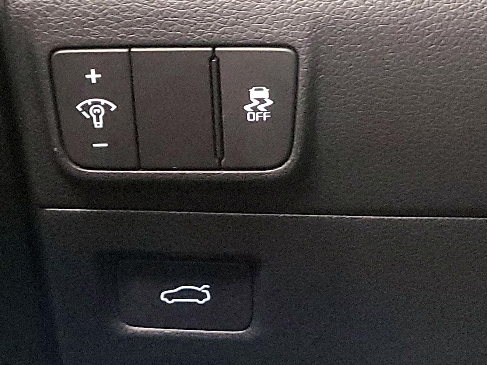 2025 Kia K5 LXS - Photo 14