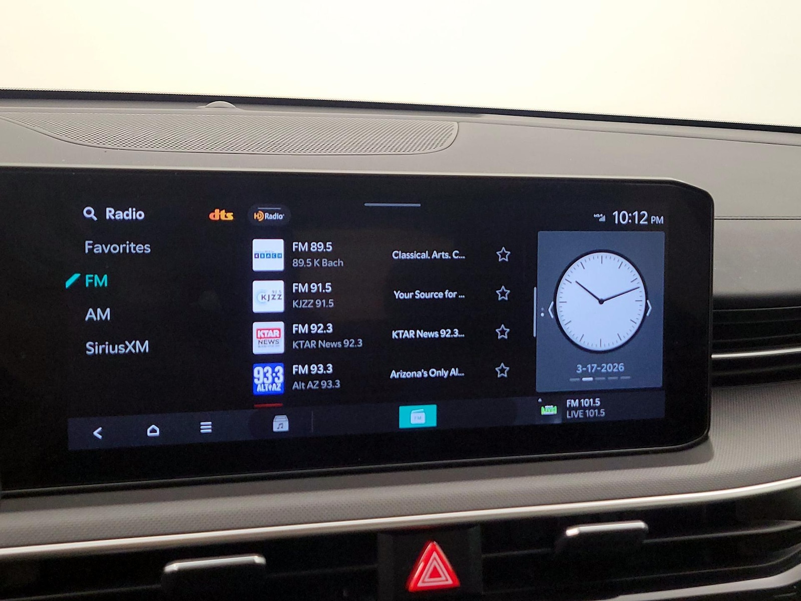 2025 Kia K5 LXS - Photo 16