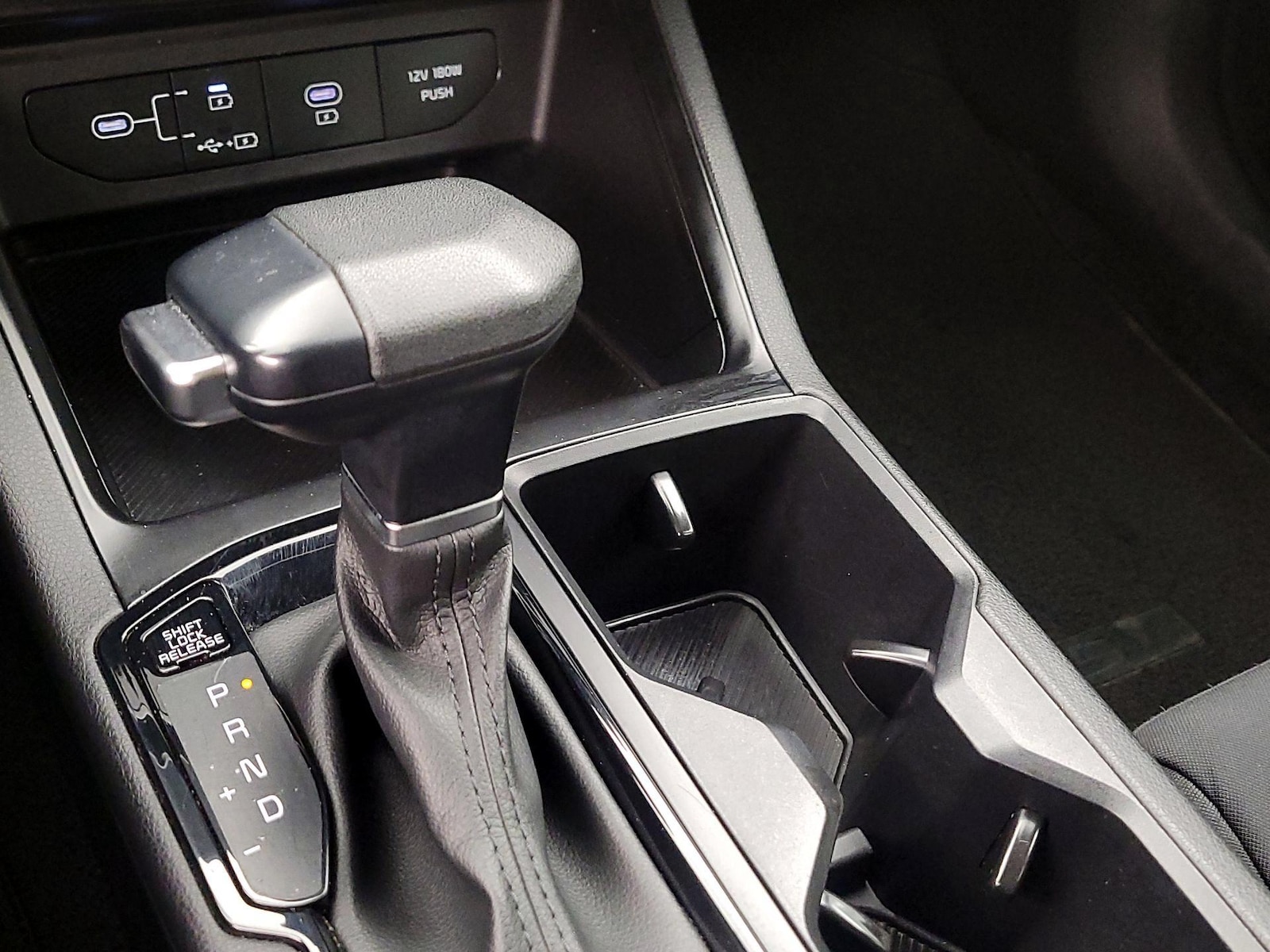 2025 Kia K5 LXS - Photo 18