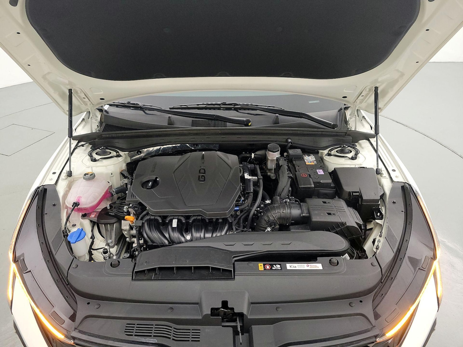 2025 Kia K5 LXS - Photo 22