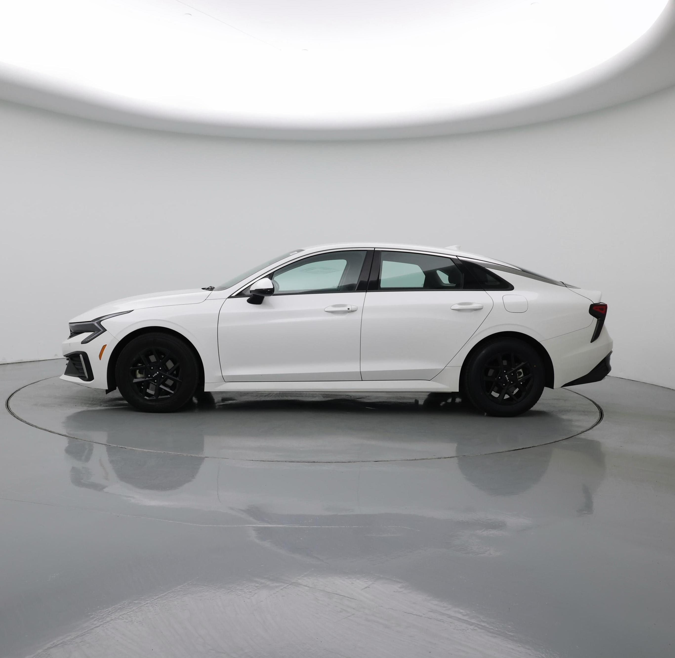 Thumbnail: 2025 Kia K5 - 3
