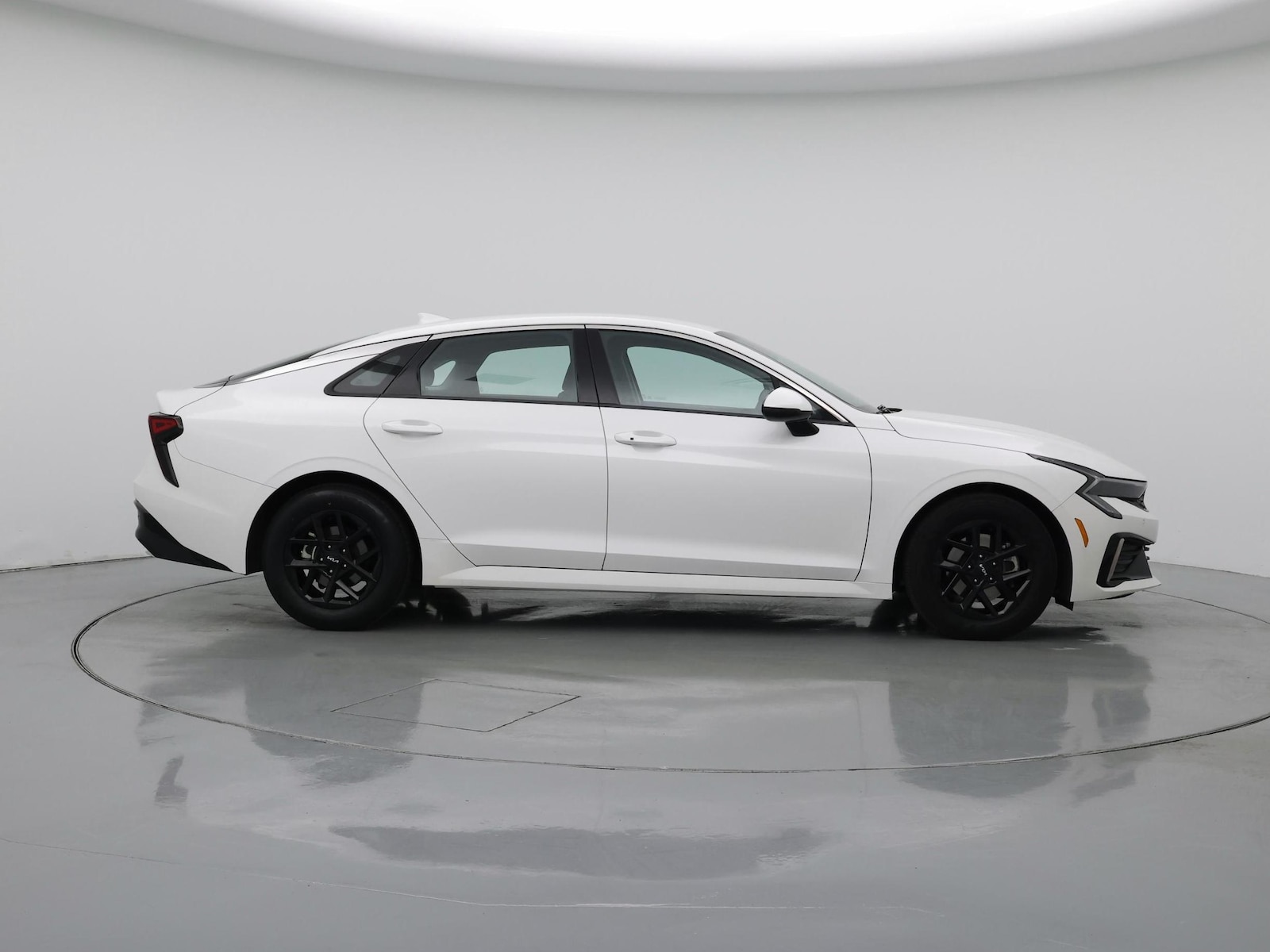 2025 Kia K5 LXS - Photo 8