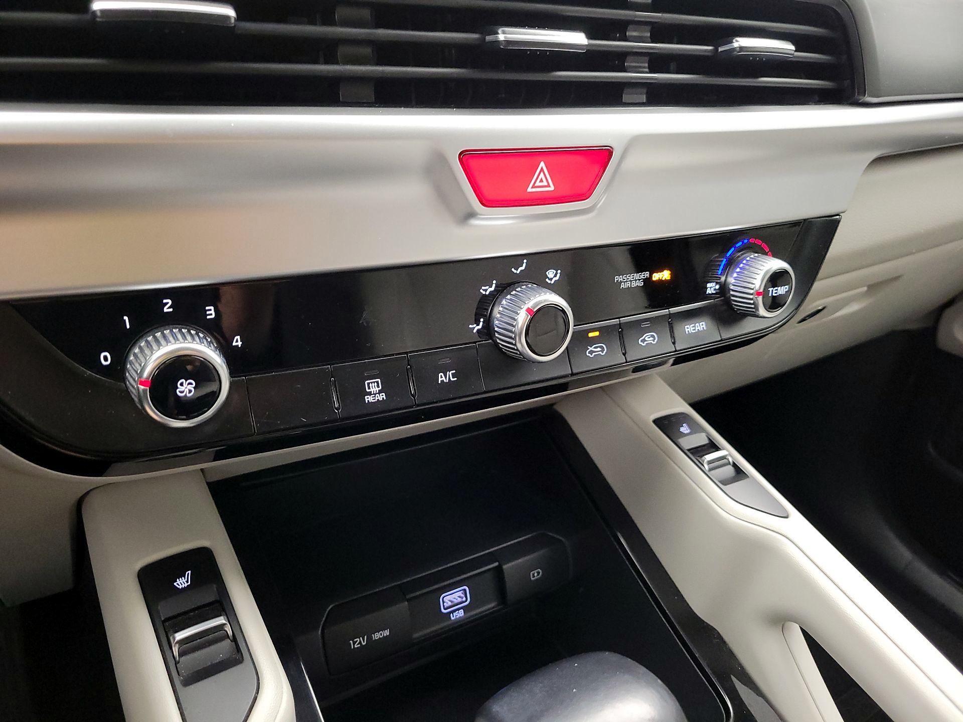 Thumbnail: 2021 Kia Telluride - 16