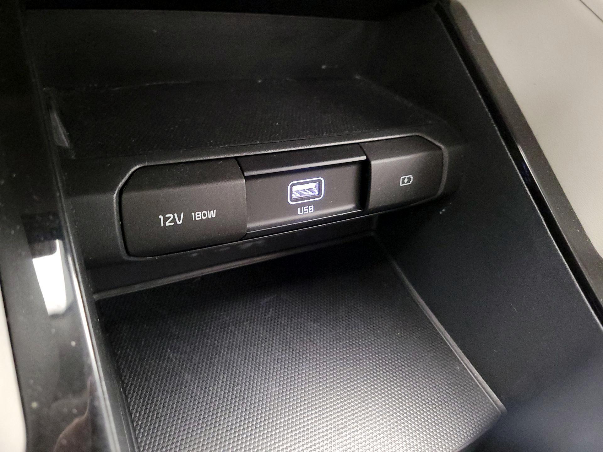 Thumbnail: 2021 Kia Telluride - 18