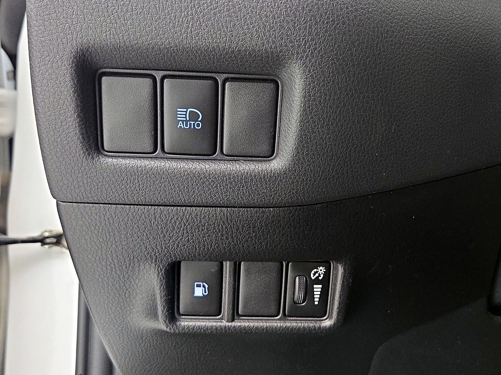 Thumbnail: 2020 Toyota C-HR - 13