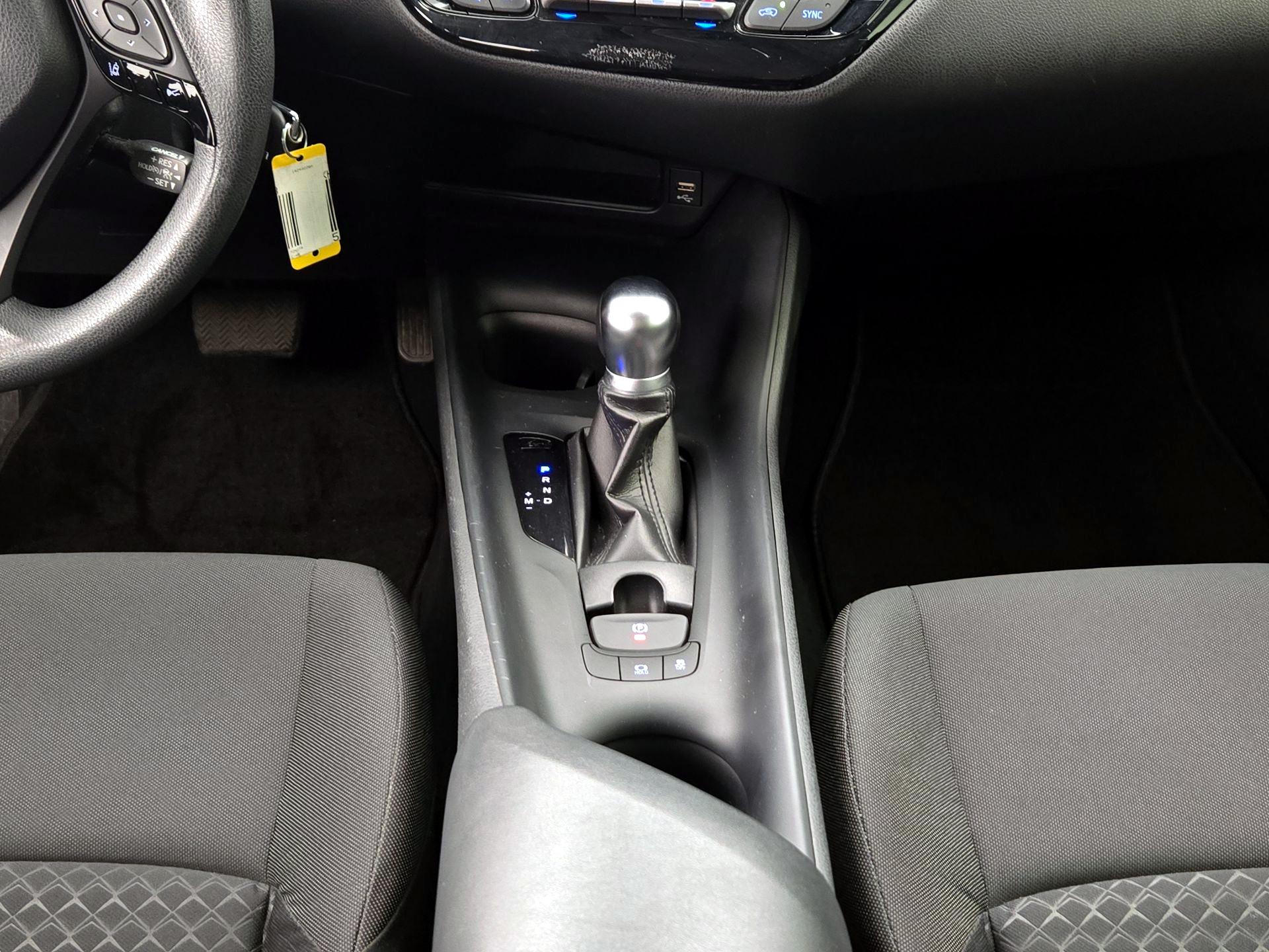 Thumbnail: 2020 Toyota C-HR - 17