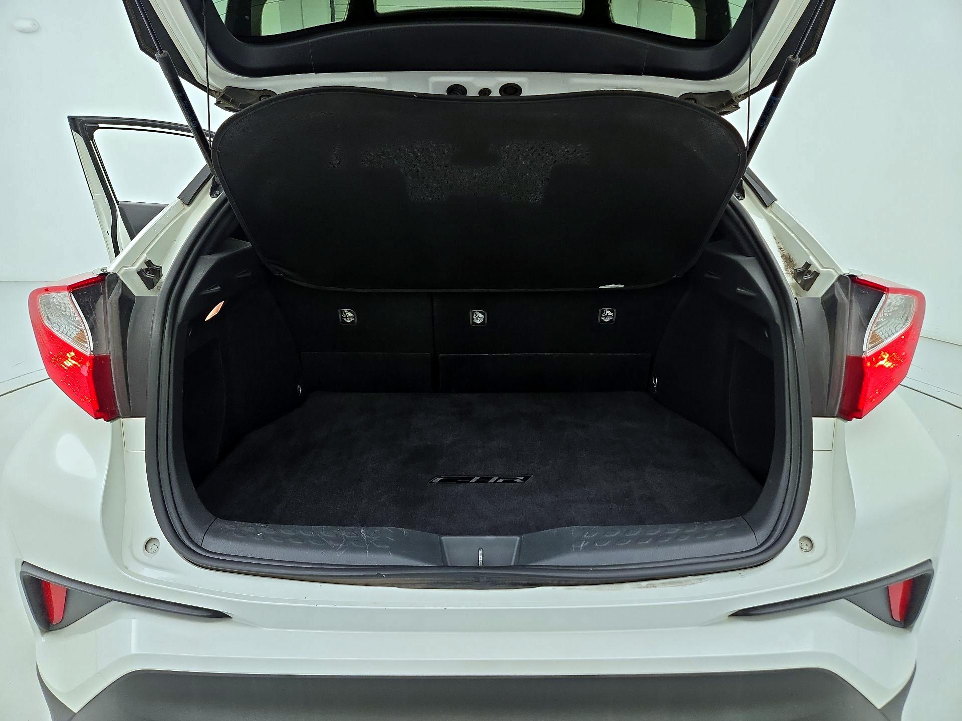 Thumbnail: 2020 Toyota C-HR - 20