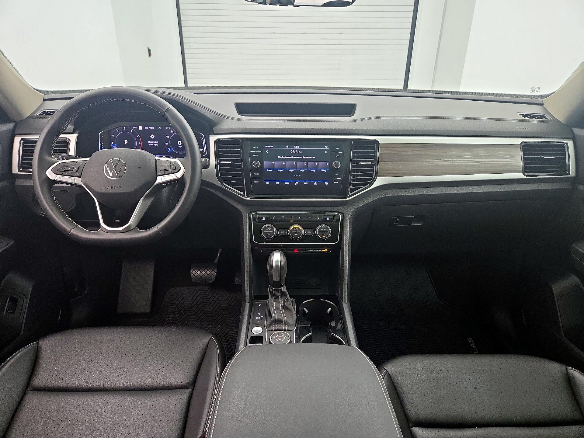 Thumbnail: 2023 Volkswagen Atlas - 9