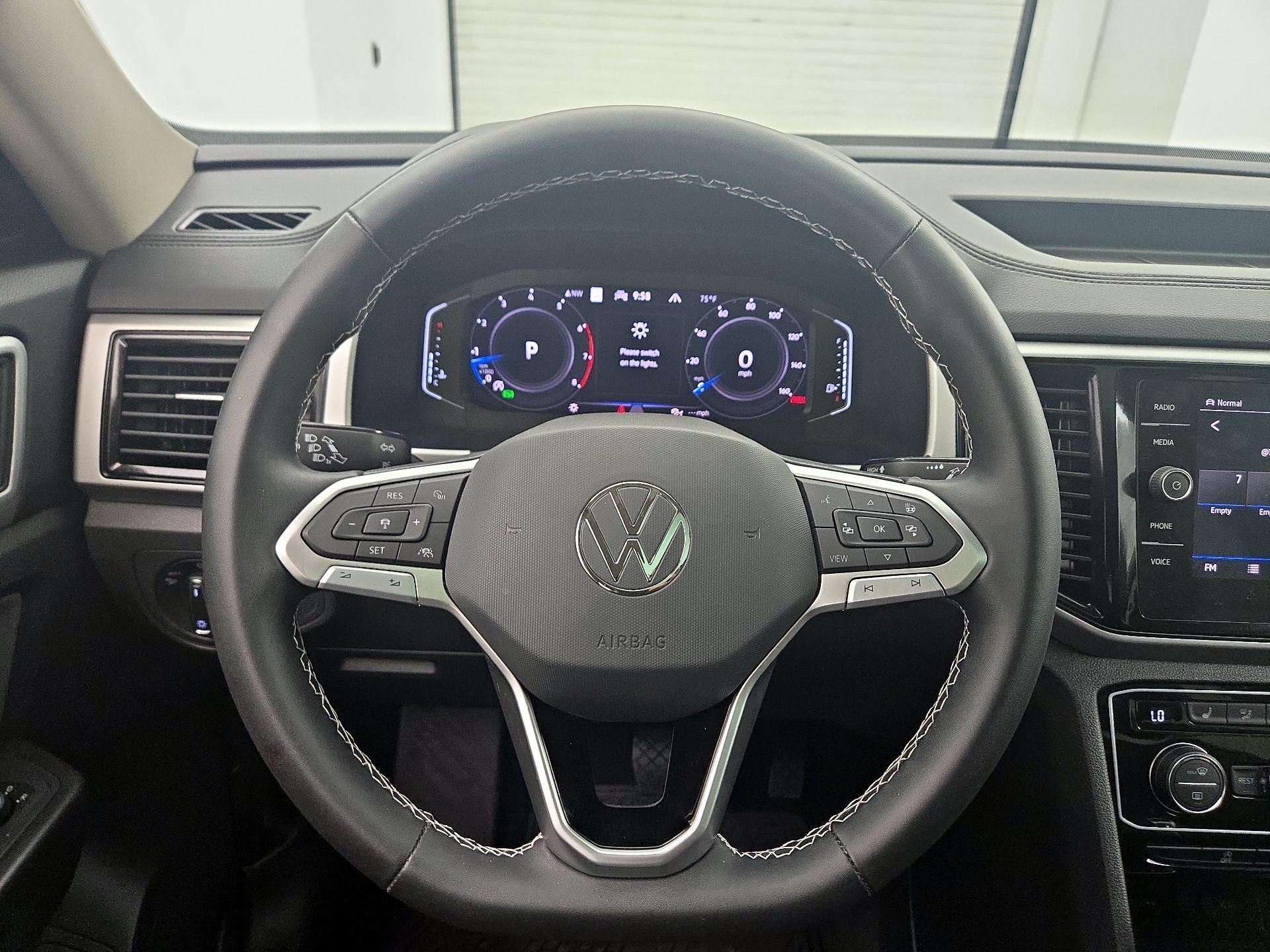 Thumbnail: 2023 Volkswagen Atlas - 10