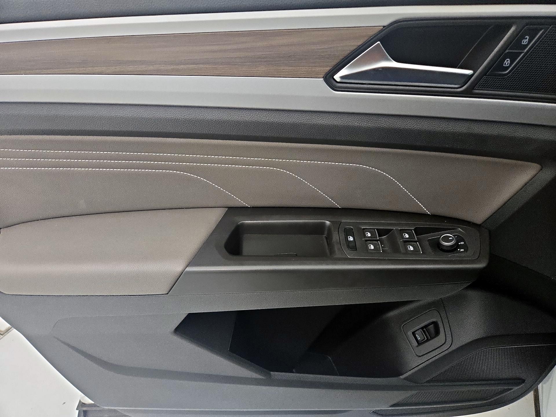 Thumbnail: 2023 Volkswagen Atlas - 12