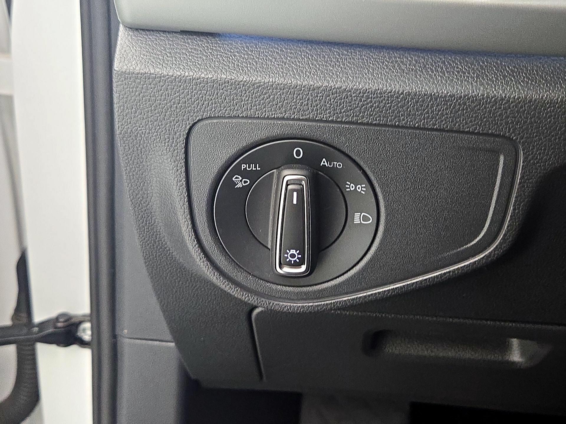 Thumbnail: 2023 Volkswagen Atlas - 13