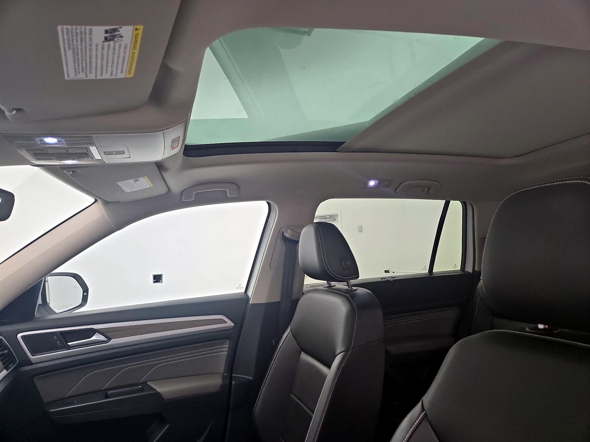 Thumbnail: 2023 Volkswagen Atlas - 19