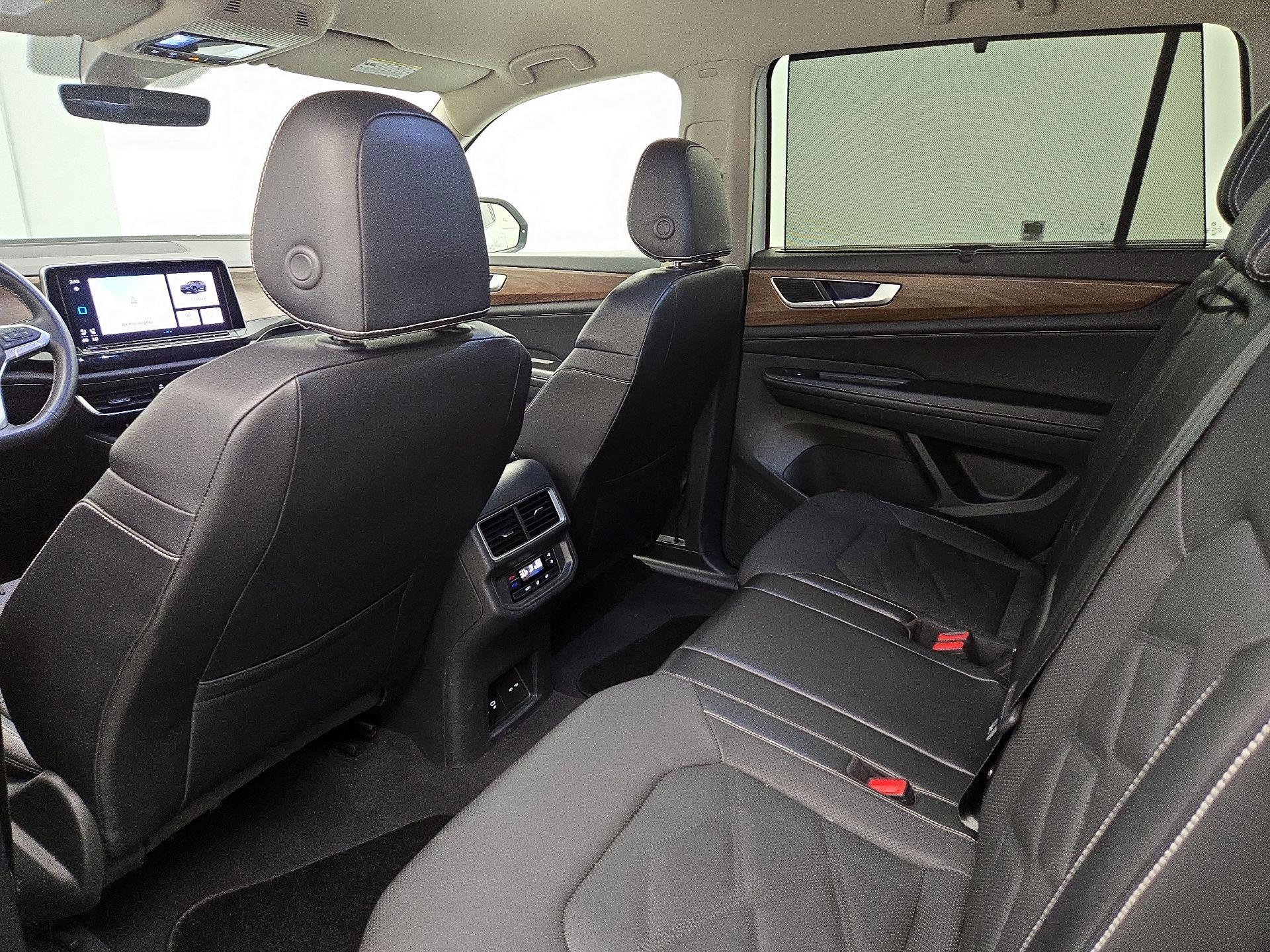 Thumbnail: 2024 Volkswagen Atlas - 19