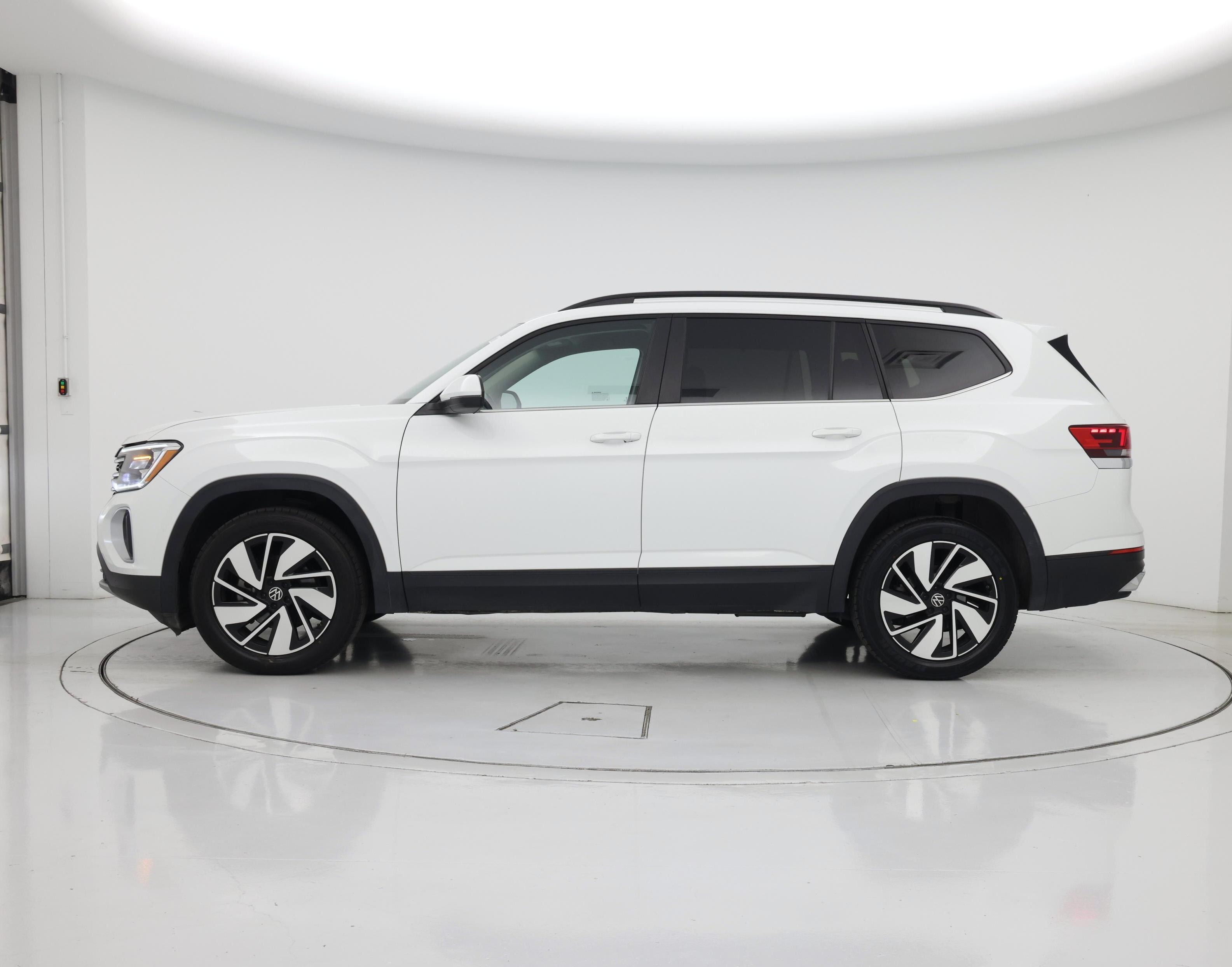 Thumbnail: 2024 Volkswagen Atlas - 3