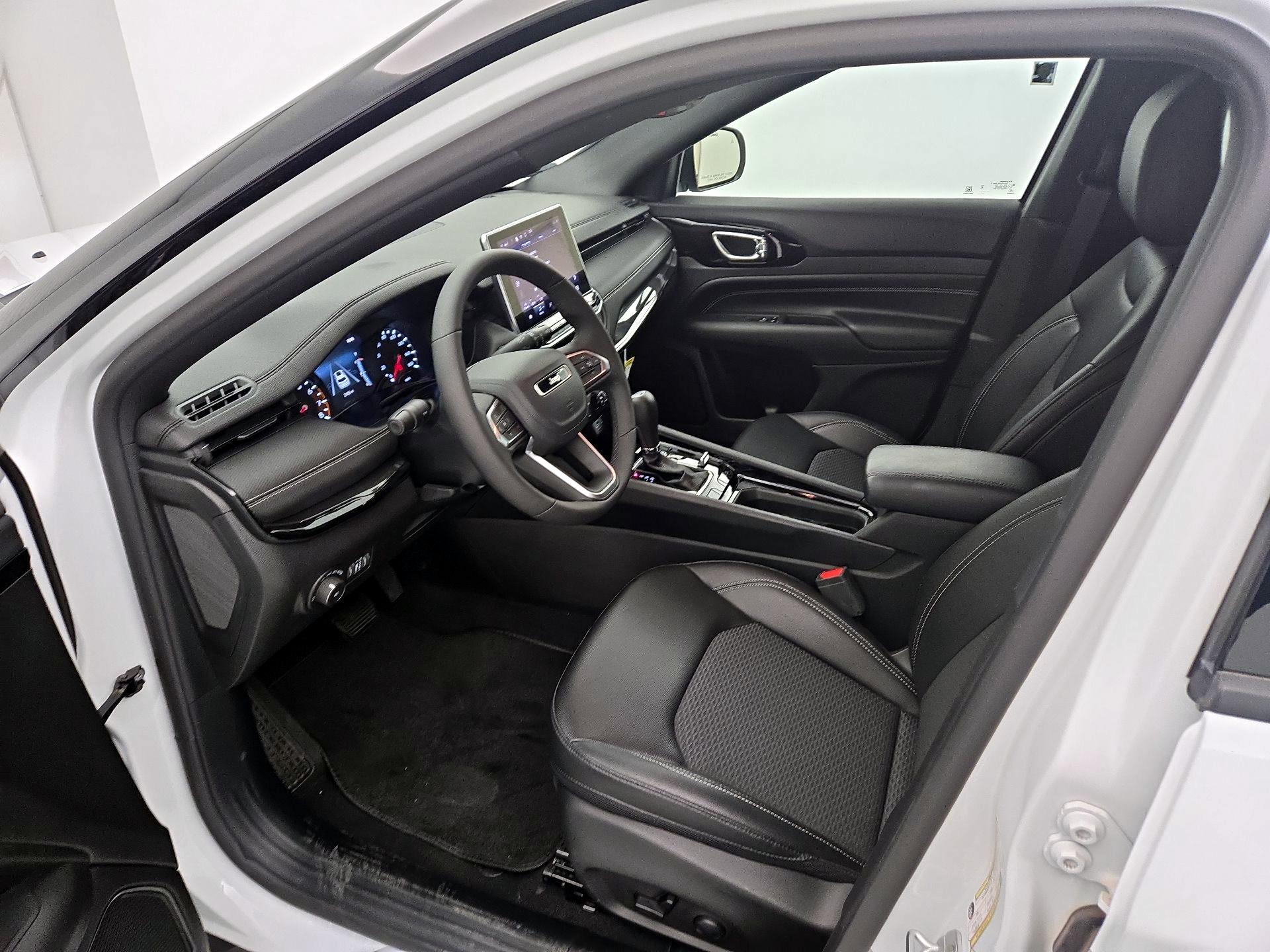 Thumbnail: 2024 Jeep Compass - 11