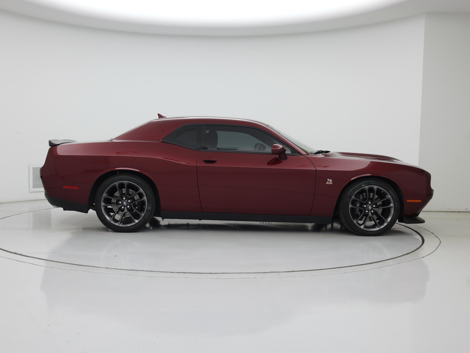 2022 Dodge Challenger R/T - Photo 8